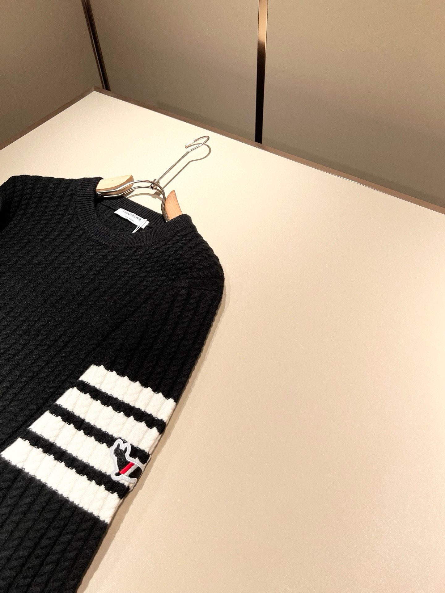 ThomBrow*e汤姆*朗2025秋冬新款男女同款👫针织羊毛衫，今年的专柜新品，男女同款👫超软羊毛面料