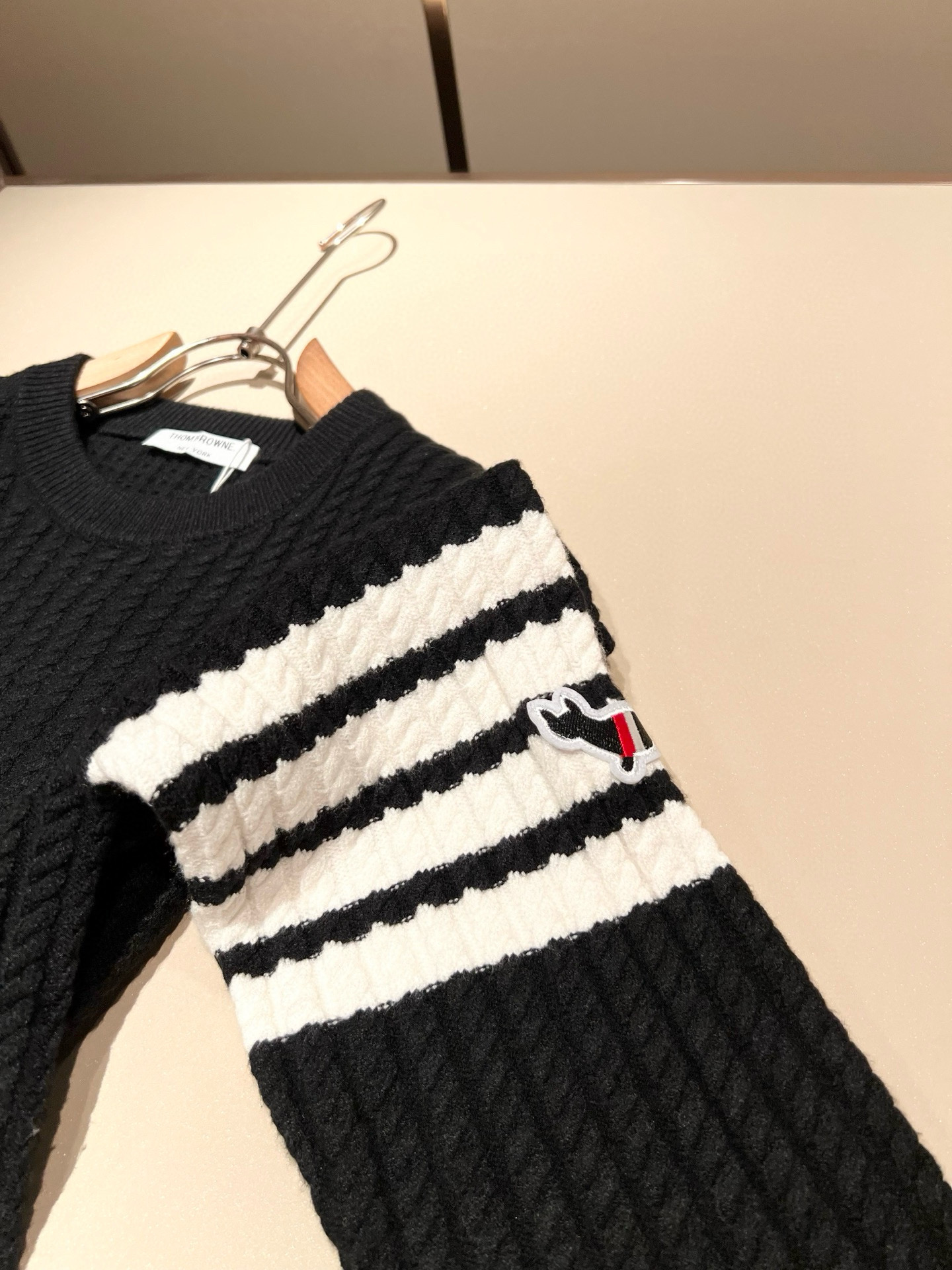 ThomBrow*e汤姆*朗2025秋冬新款男女同款👫针织羊毛衫，今年的专柜新品，男女同款👫超软羊毛面料