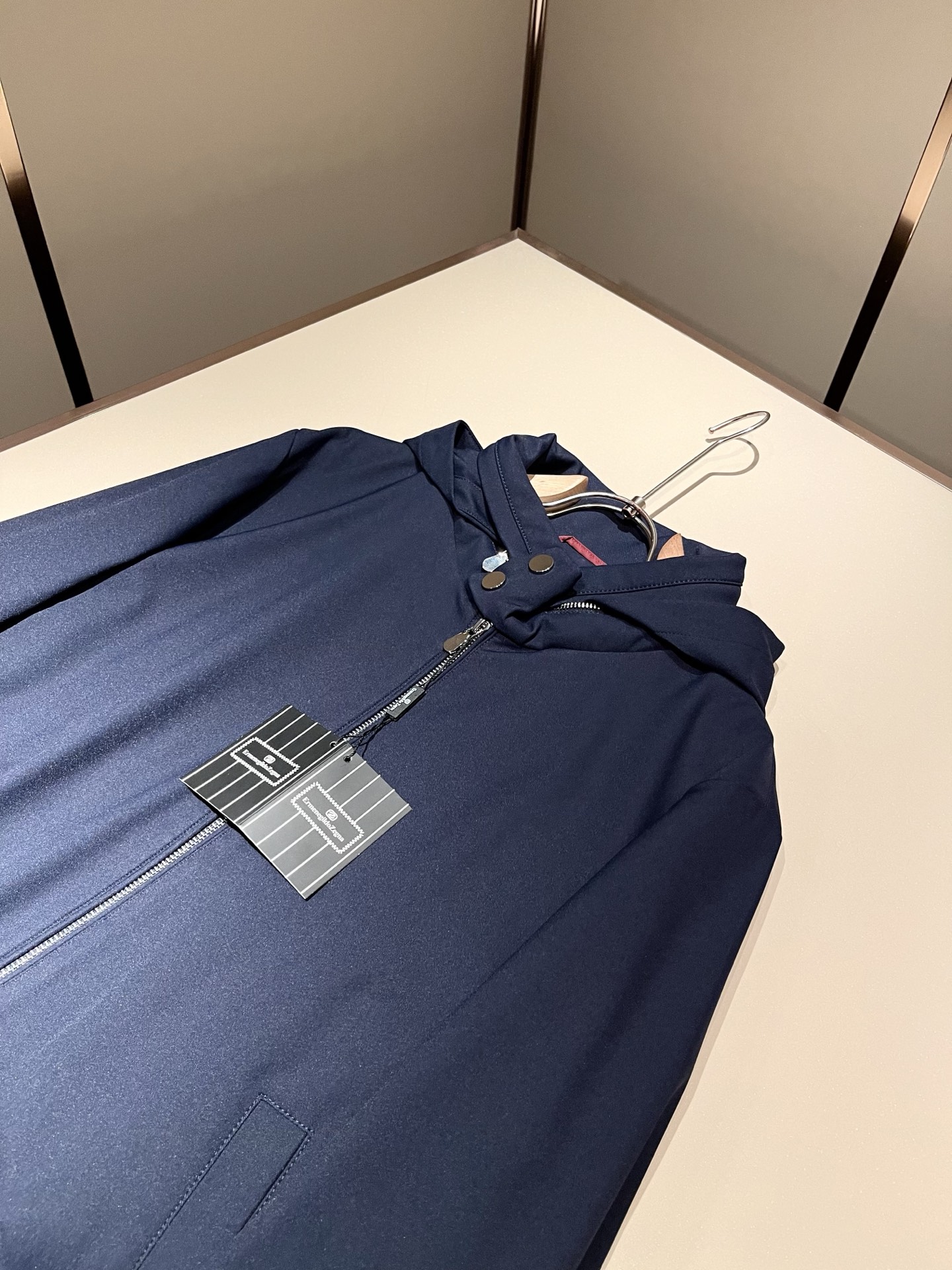 Ermenegildo Zeg*a杰*亚 2025秋冬新款男士夹克外套，外贸公司订单！客供聚酯纤维材质，