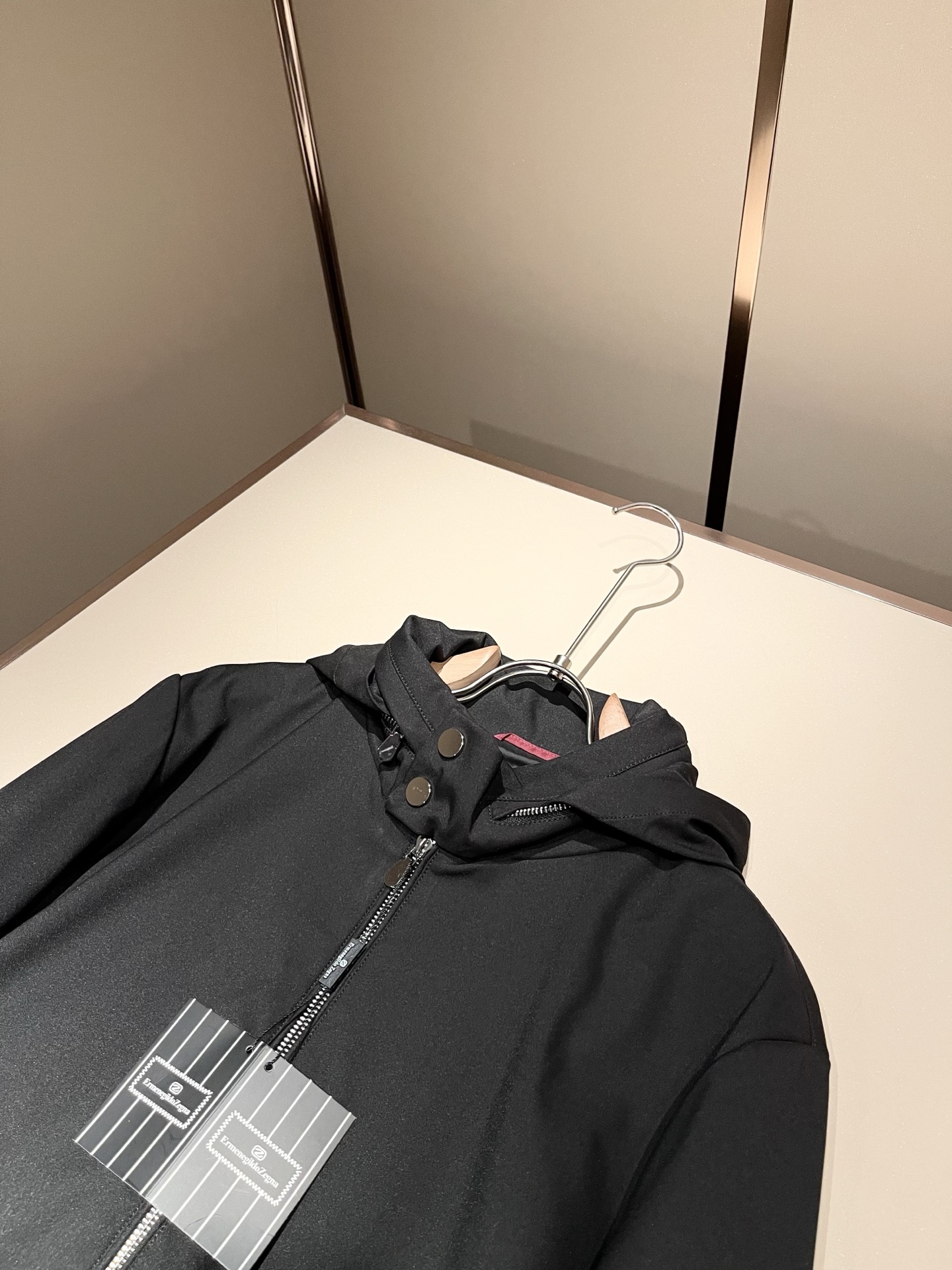 Ermenegildo Zeg*a杰*亚 2025秋冬新款男士夹克外套，外贸公司订单！客供聚酯纤维材质，