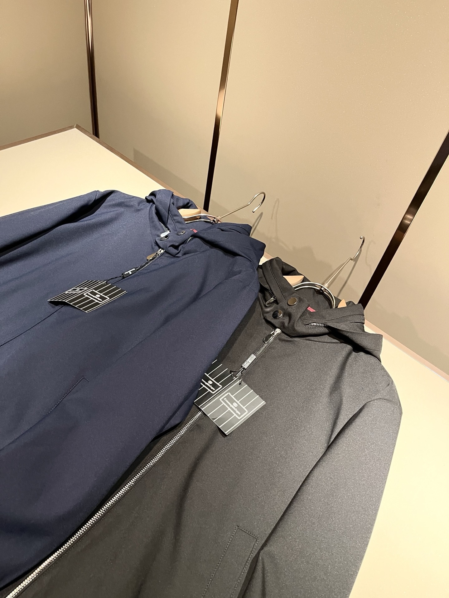 Ermenegildo Zeg*a杰*亚 2025秋冬新款男士夹克外套，外贸公司订单！客供聚酯纤维材质，