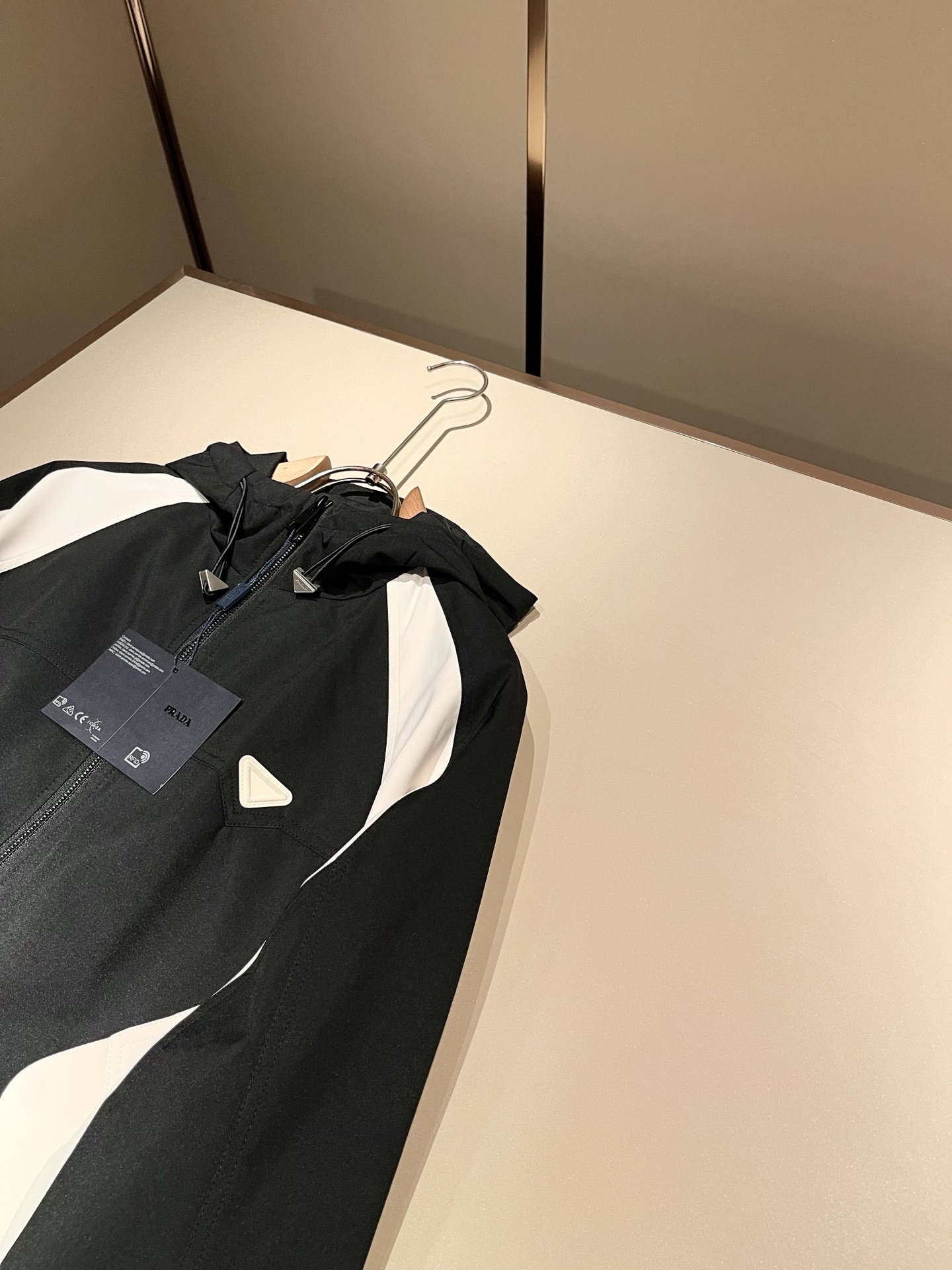 PRAD*A普*达2025秋冬休闲夹克外套，最新时尚休闲拉链夹克，时尚夹克外套!贸易公司渠道稀出，同步官