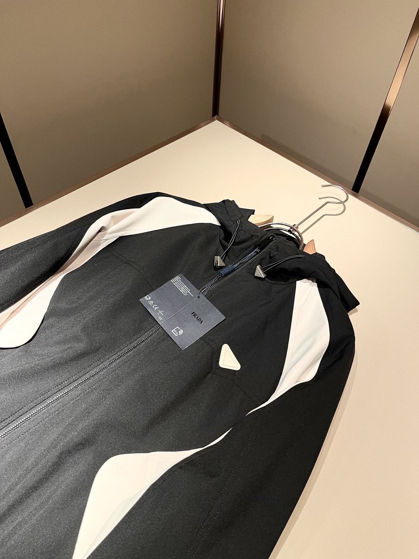 PRAD*A普*达2025秋冬休闲夹克外套，最新时尚休闲拉链夹克，时尚夹克外套!贸易公司渠道稀出，同步官