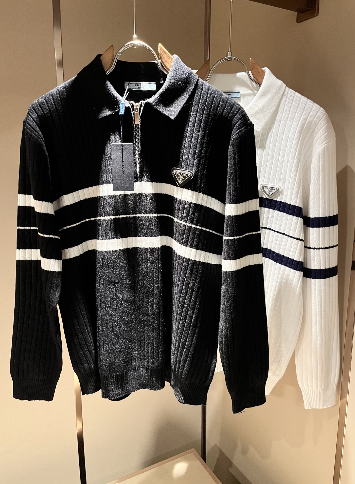PRAD*A普*达2025秋冬新款男士针织羊毛衫，最新款全网独家首上！！~既经典有时尚百搭，谁不爱啊，将