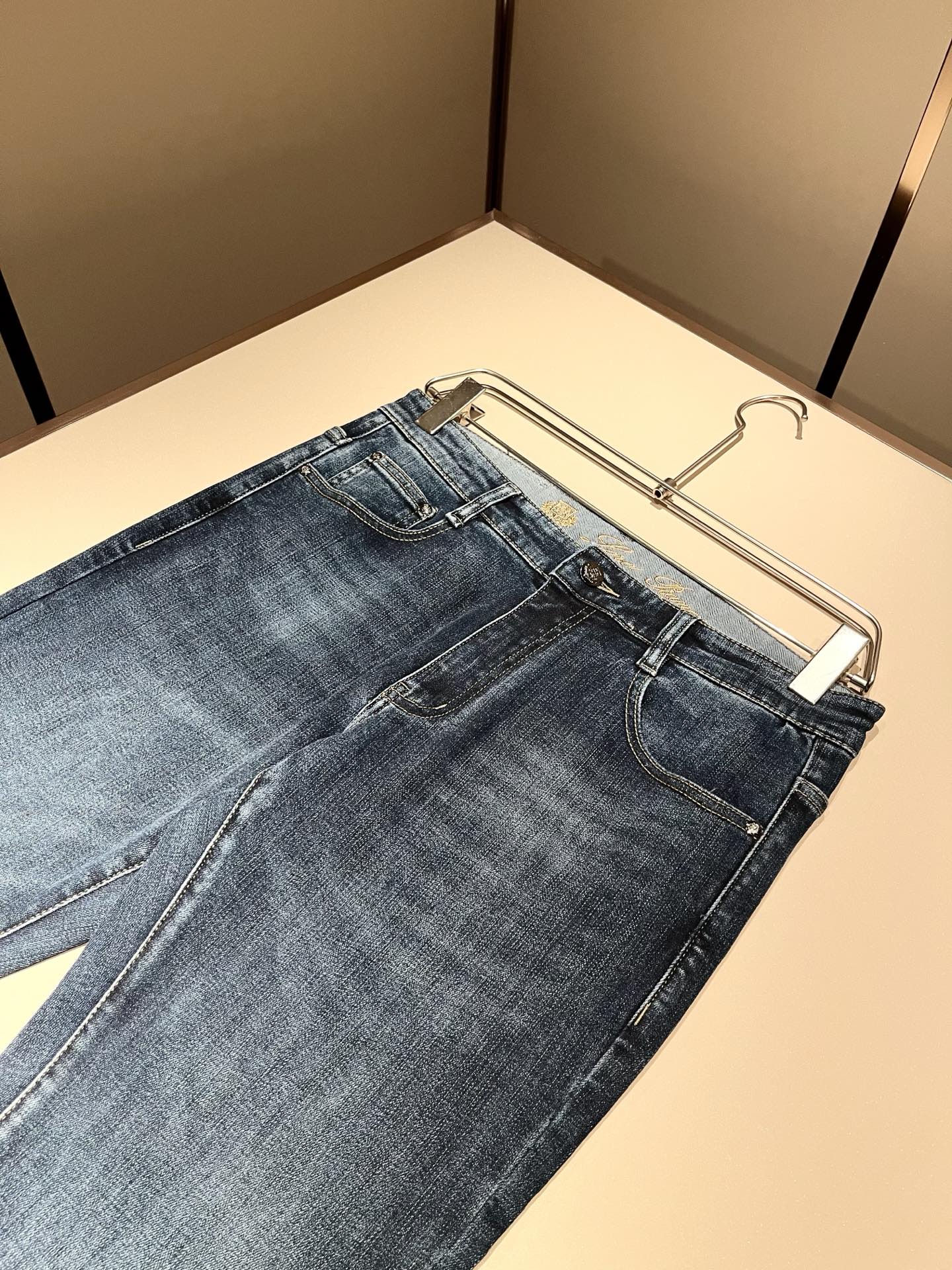 Loro Piana诺悠翩雅 2025秋冬新品男士时装款高端休闲裤，香港洋行渠道货，日本原厂出品，纯血统