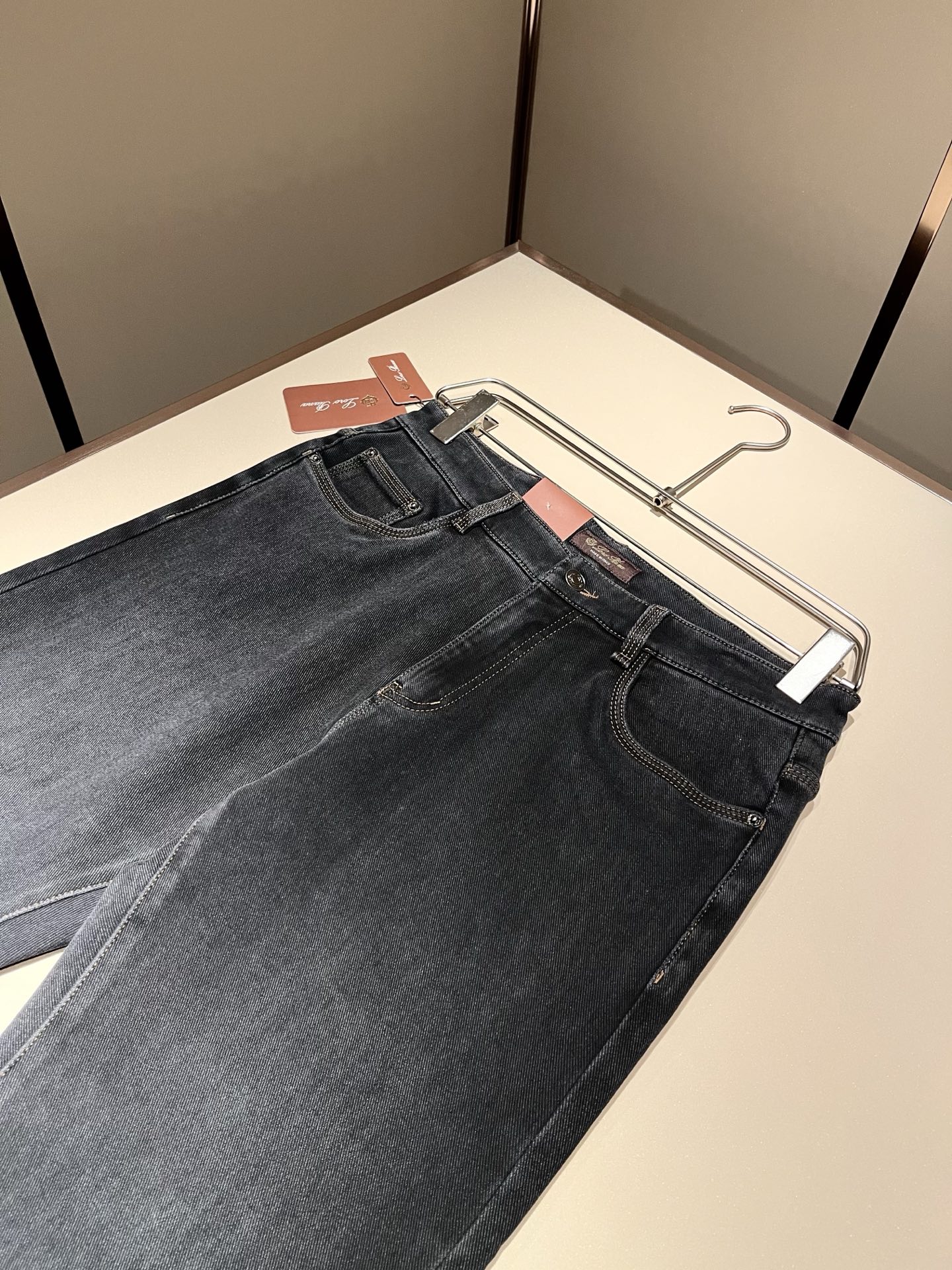 Loro Piana诺悠翩雅 2025秋冬新品男士时装款高端休闲裤，香港洋行渠道货，日本原厂出品，纯血统