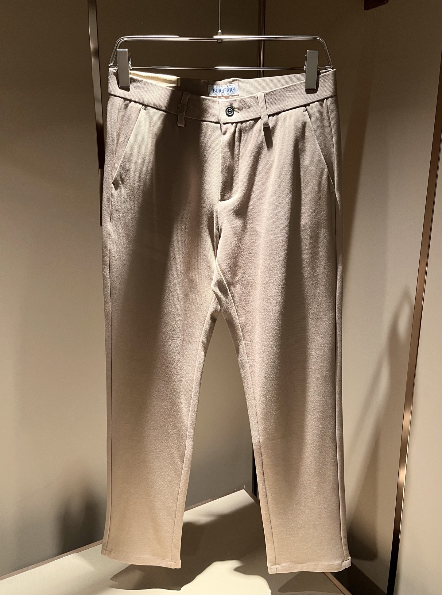 BURBER*Y巴*莉 2025秋冬男士休闲西裤，男士经典基础款小直筒裤 简洁纯色百搭款五金logo辅料