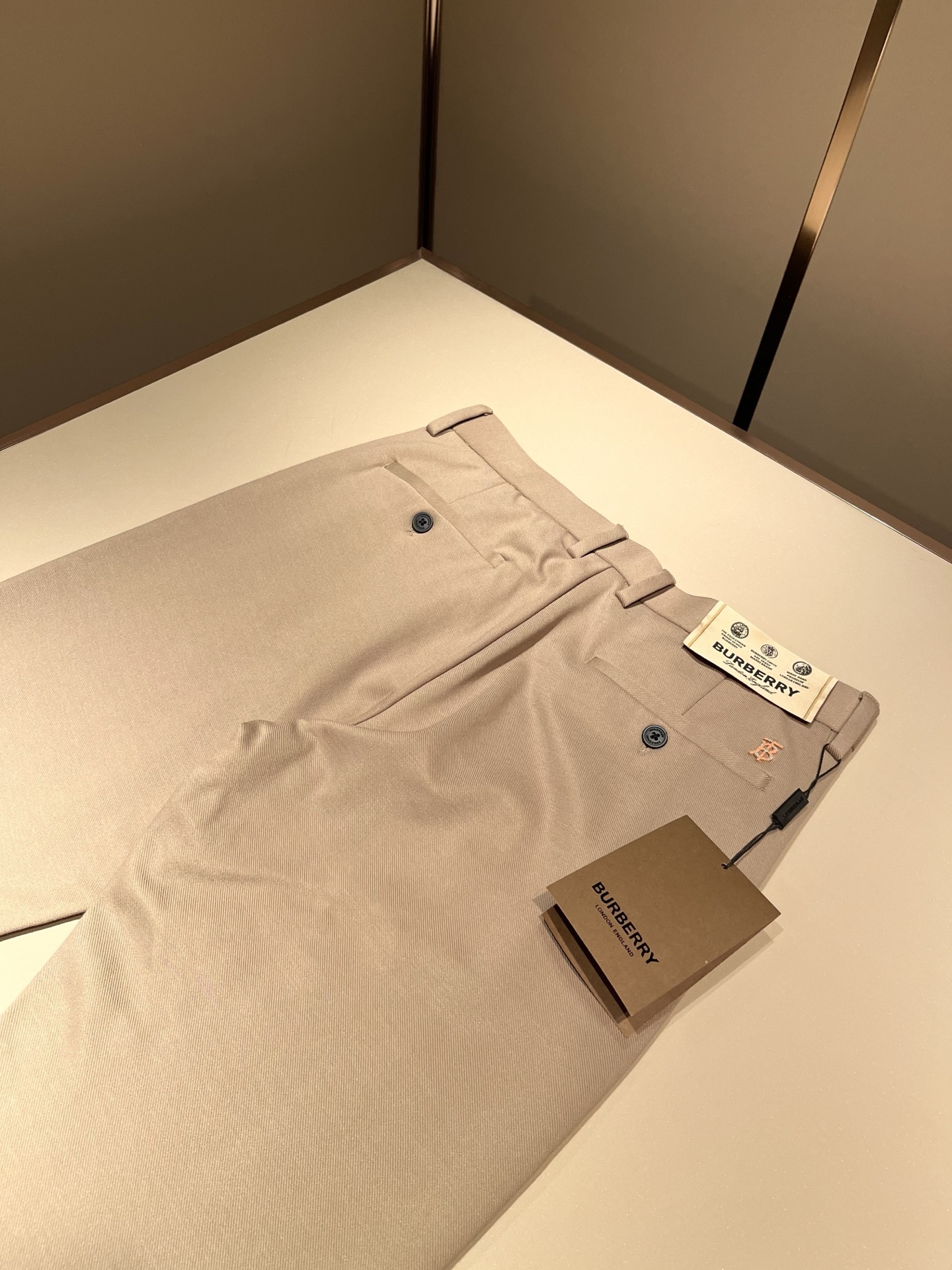 BURBER*Y巴*莉 2025秋冬男士休闲西裤，男士经典基础款小直筒裤 简洁纯色百搭款五金logo辅料