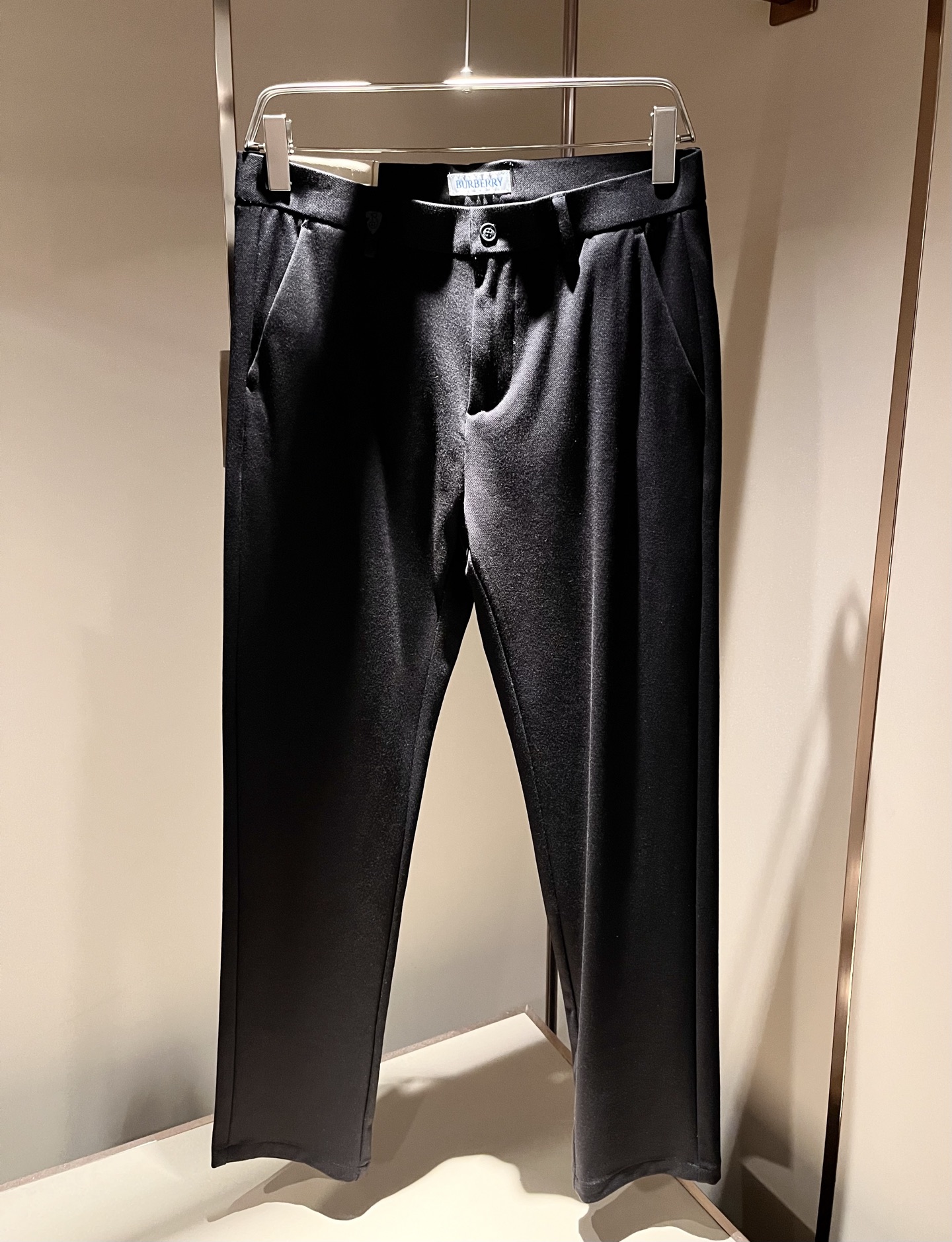 BURBER*Y巴*莉 2025秋冬男士休闲西裤，男士经典基础款小直筒裤 简洁纯色百搭款五金logo辅料