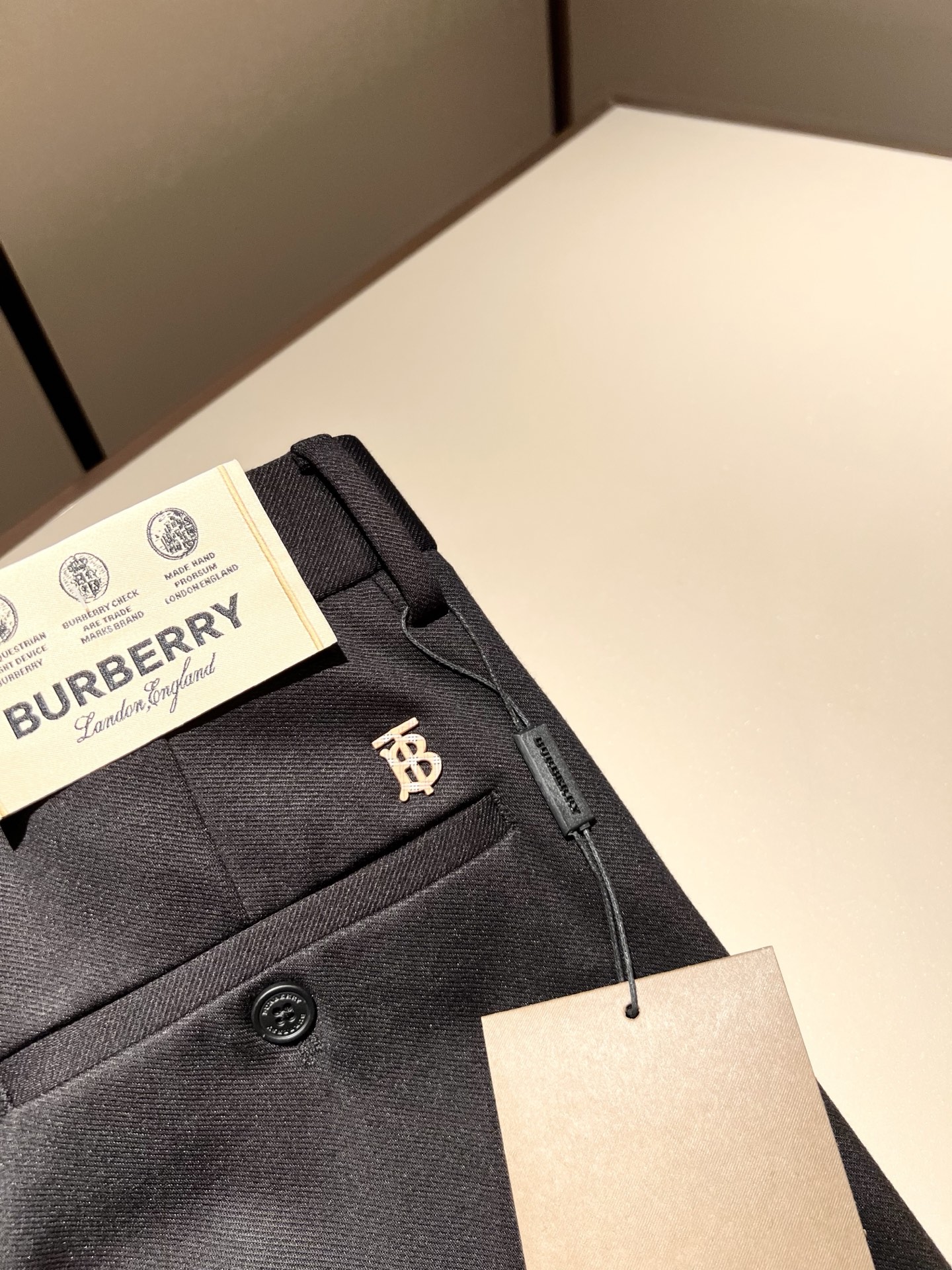 BURBER*Y巴*莉 2025秋冬男士休闲西裤，男士经典基础款小直筒裤 简洁纯色百搭款五金logo辅料