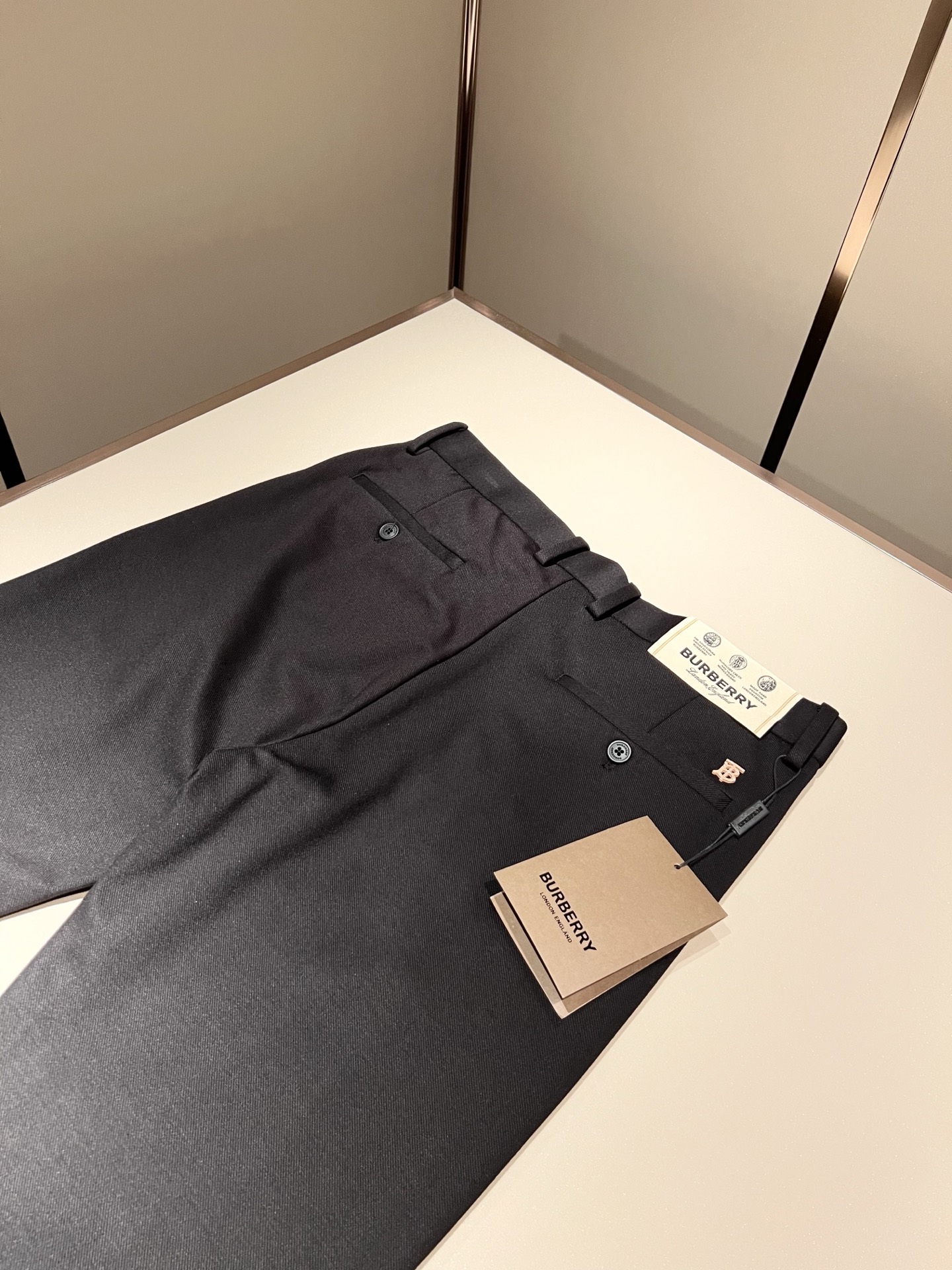 BURBER*Y巴*莉 2025秋冬男士休闲西裤，男士经典基础款小直筒裤 简洁纯色百搭款五金logo辅料