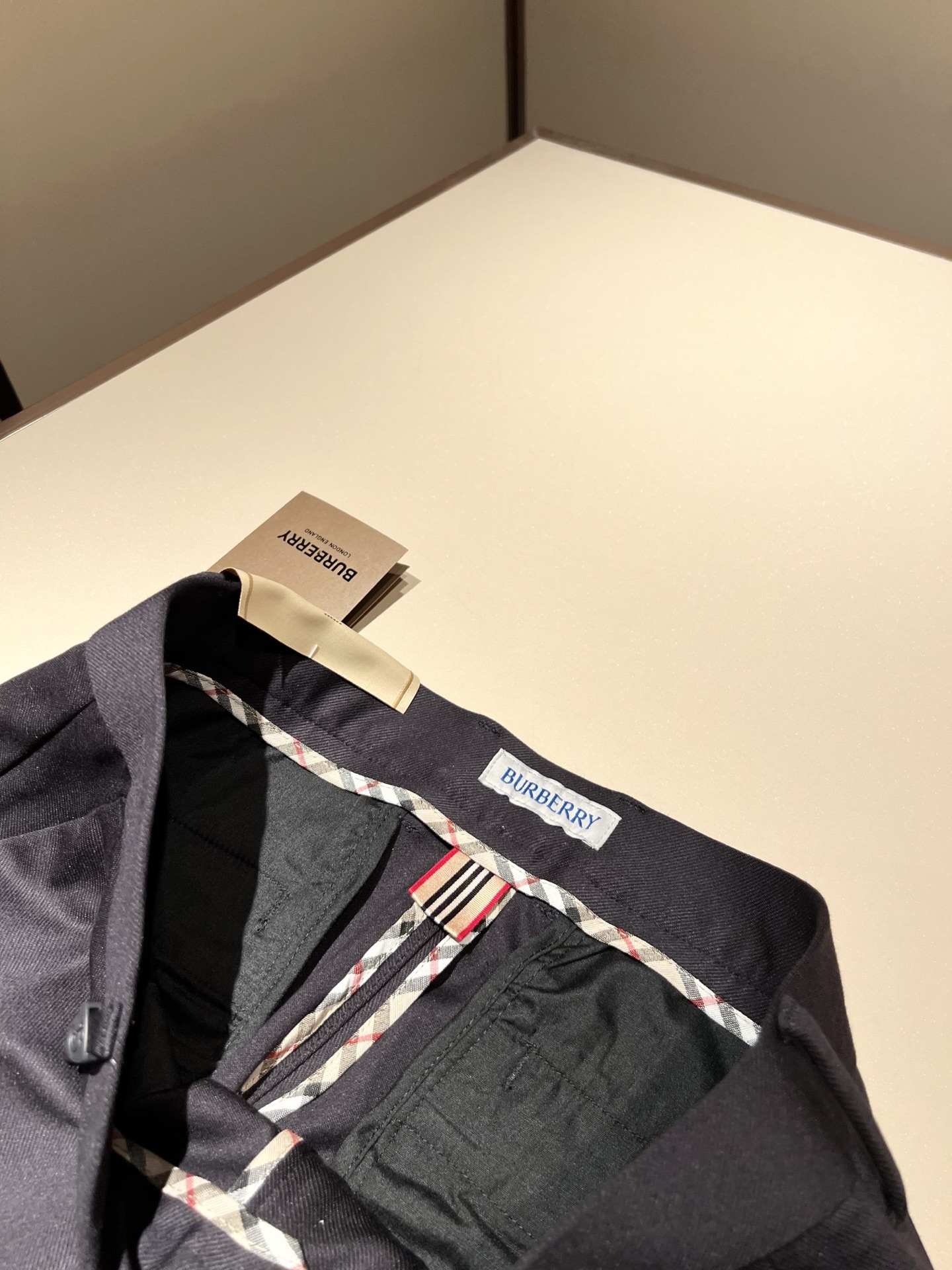 BURBER*Y巴*莉 2025秋冬男士休闲西裤，男士经典基础款小直筒裤 简洁纯色百搭款五金logo辅料