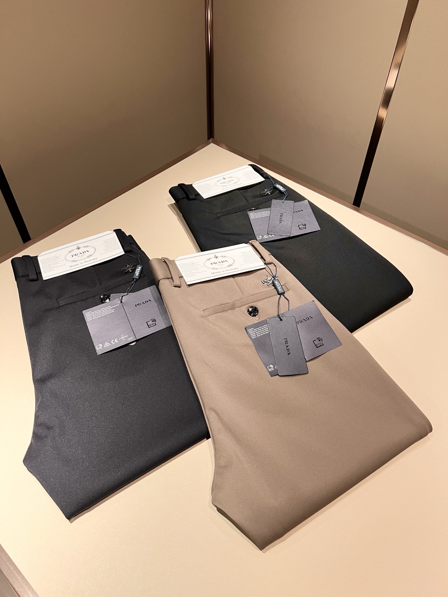 PRA*DA 普*达 2025秋冬新款弹力棉质混纺氨纶百搭西裤，男士经典商务休闲基础长裤西裤！贸易公司渠