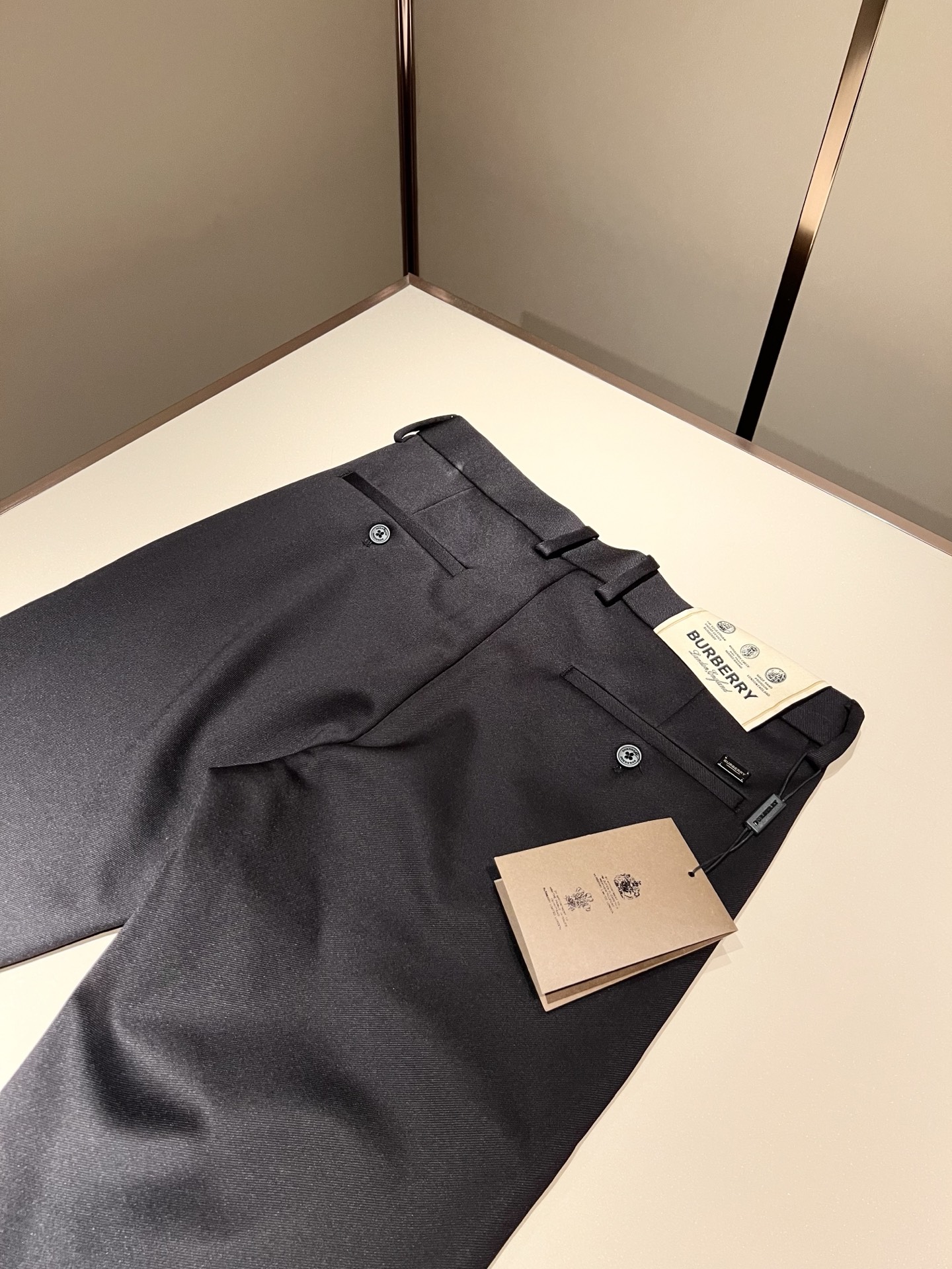 BURBER*Y巴*莉 2025秋冬男士休闲西裤，男士经典基础款小直筒裤 简洁纯色百搭款五金logo辅料
