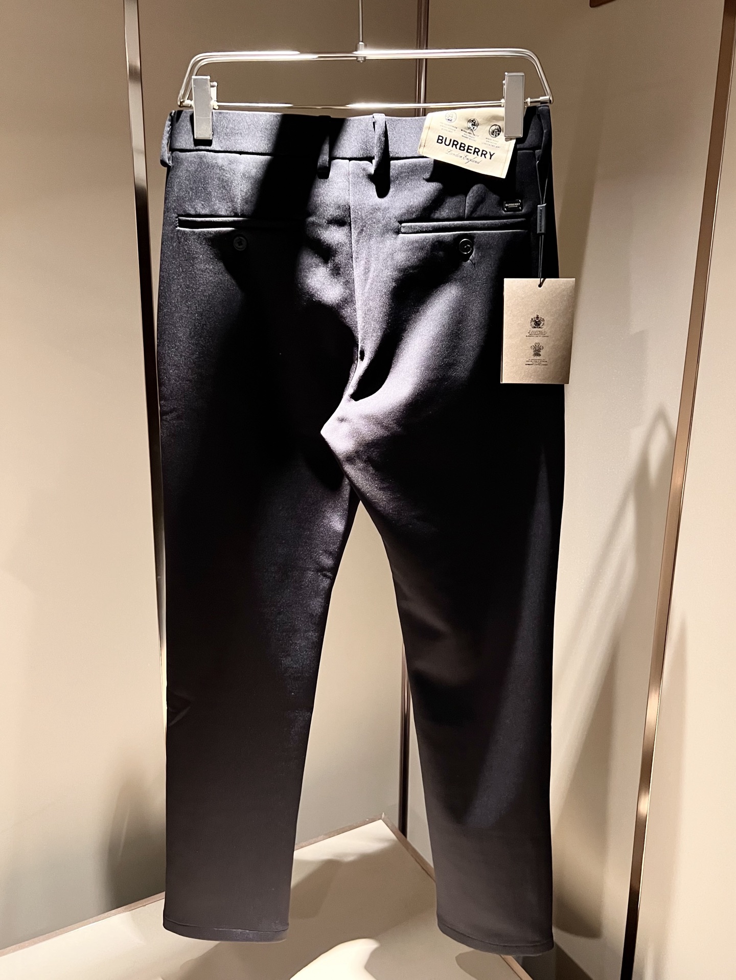 BURBER*Y巴*莉 2025秋冬男士休闲西裤，男士经典基础款小直筒裤 简洁纯色百搭款五金logo辅料