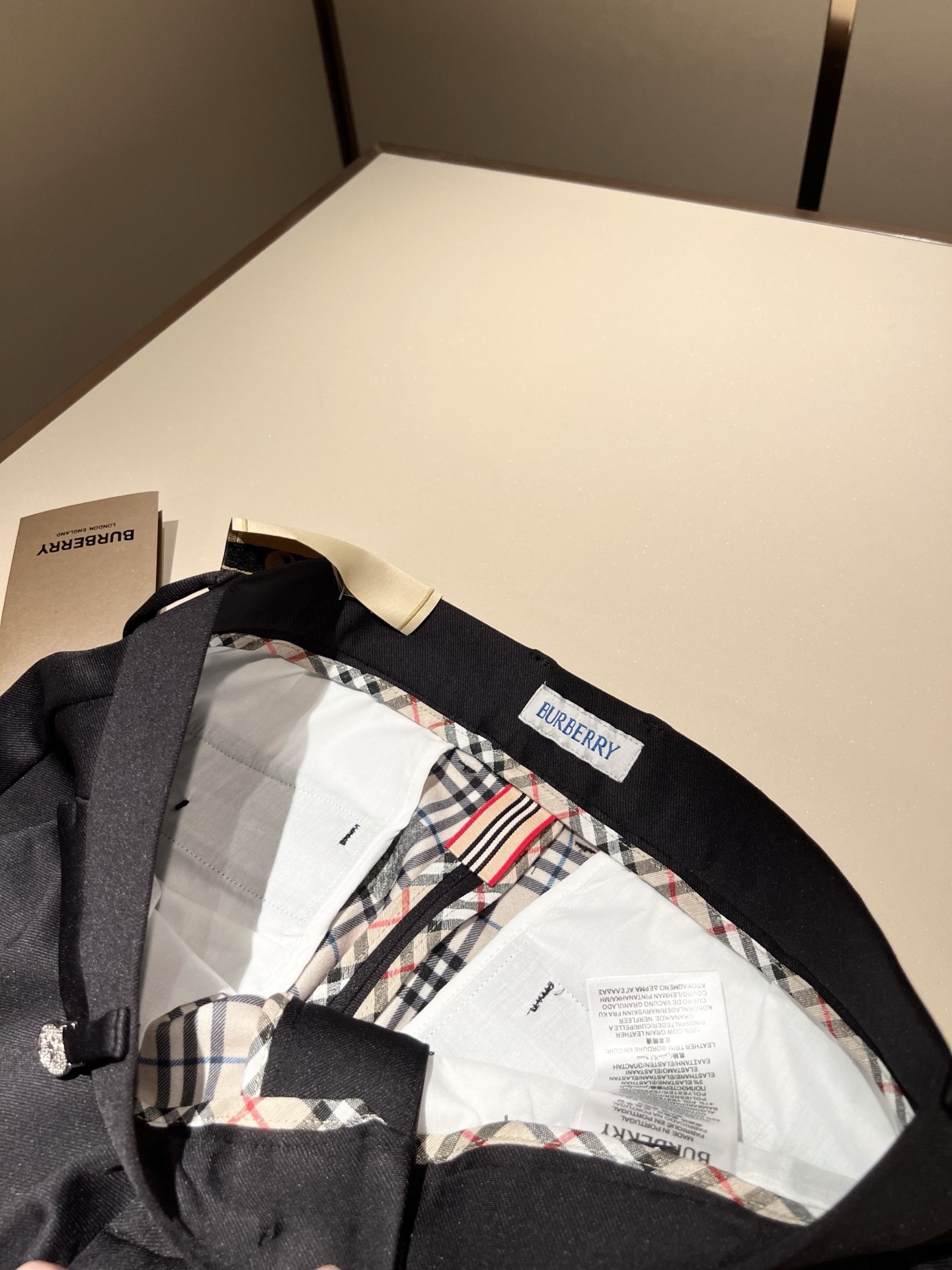 BURBER*Y巴*莉 2025秋冬男士休闲西裤，男士经典基础款小直筒裤 简洁纯色百搭款五金logo辅料