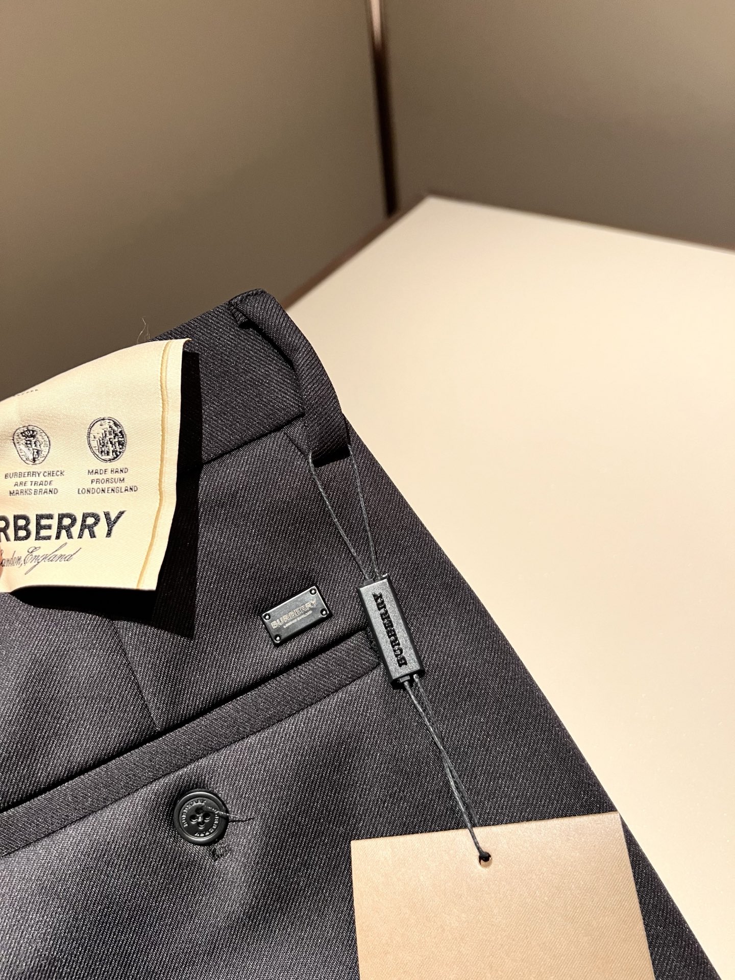 BURBER*Y巴*莉 2025秋冬男士休闲西裤，男士经典基础款小直筒裤 简洁纯色百搭款五金logo辅料