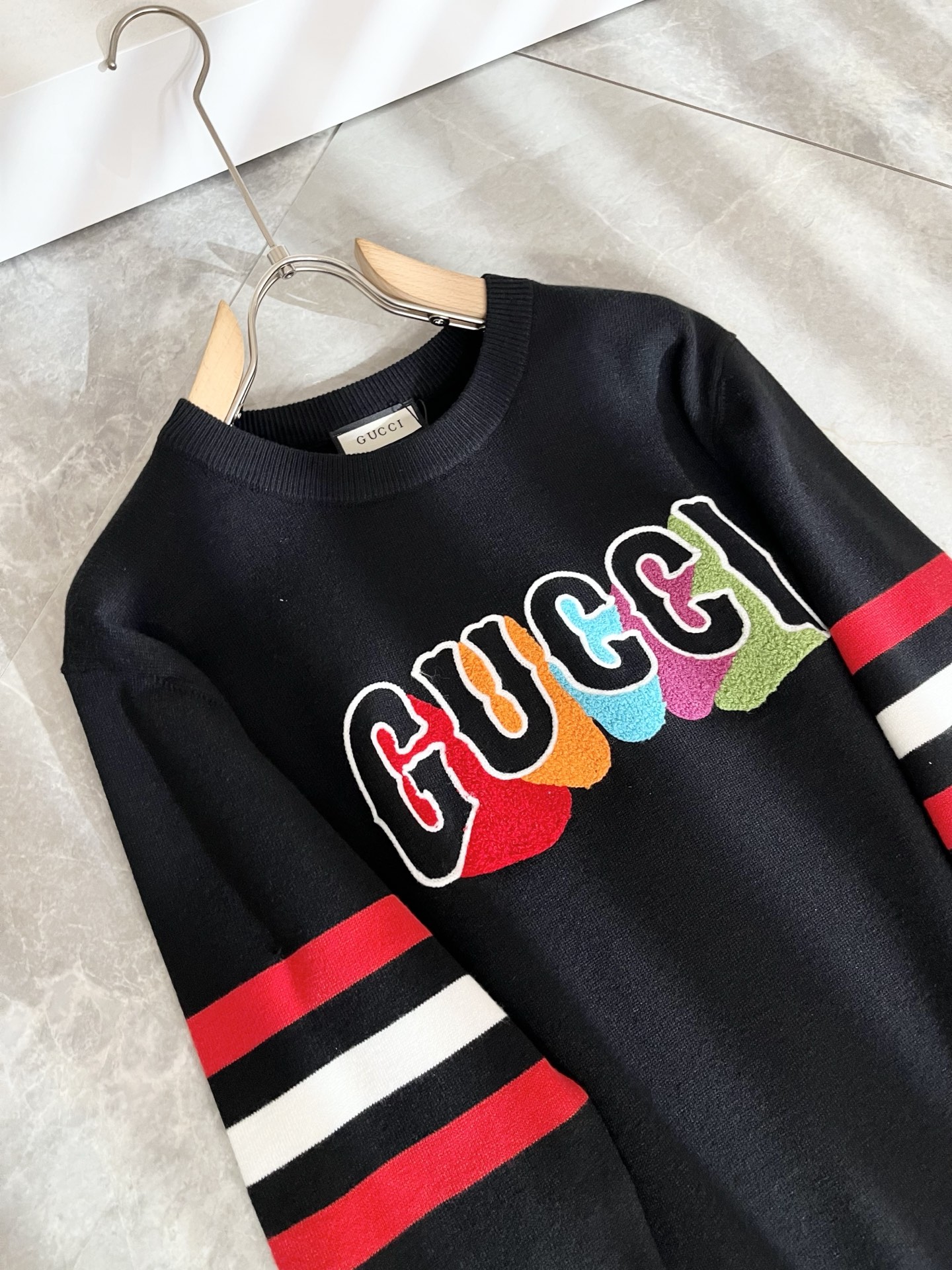 GUC*I 古家 2025秋冬新款男女同款👫 针织羊毛衫，胸前标志logo刺绣设计！贸易公司渠道稀出，同
