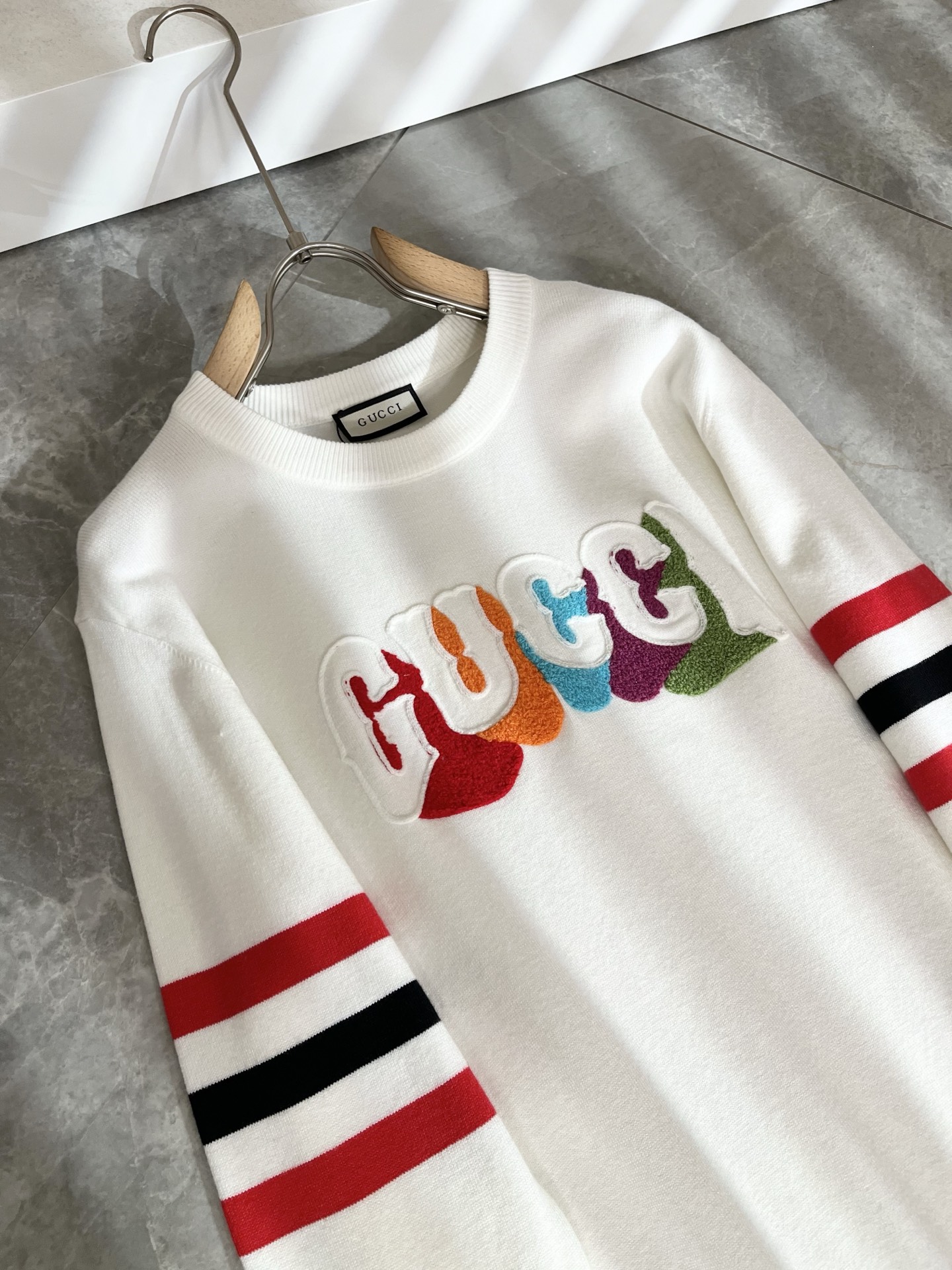 GUC*I 古家 2025秋冬新款男女同款👫 针织羊毛衫，胸前标志logo刺绣设计！贸易公司渠道稀出，同