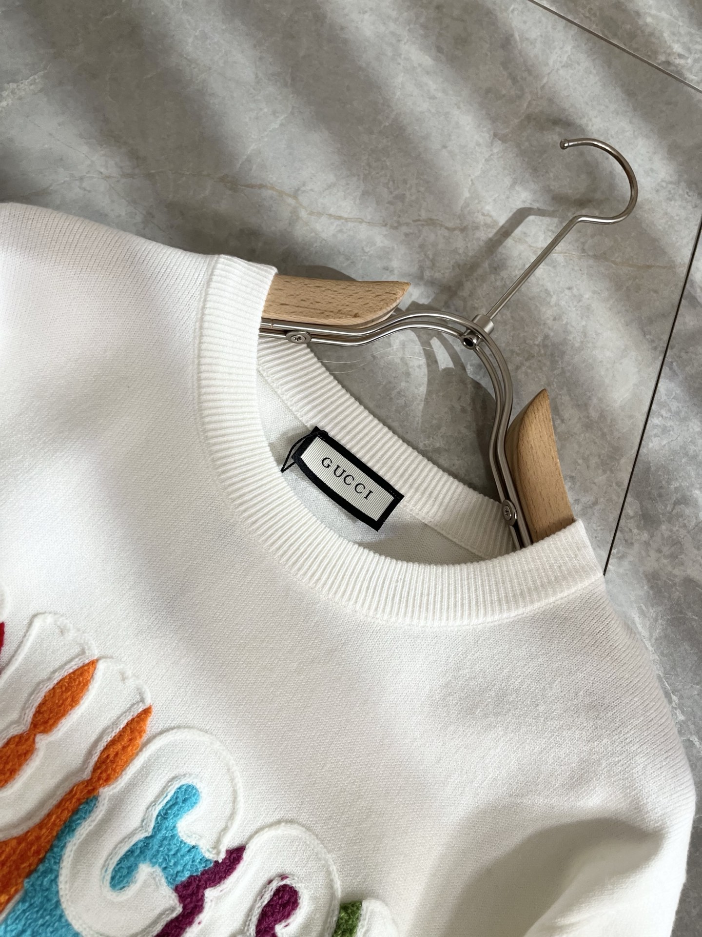 GUC*I 古家 2025秋冬新款男女同款👫 针织羊毛衫，胸前标志logo刺绣设计！贸易公司渠道稀出，同