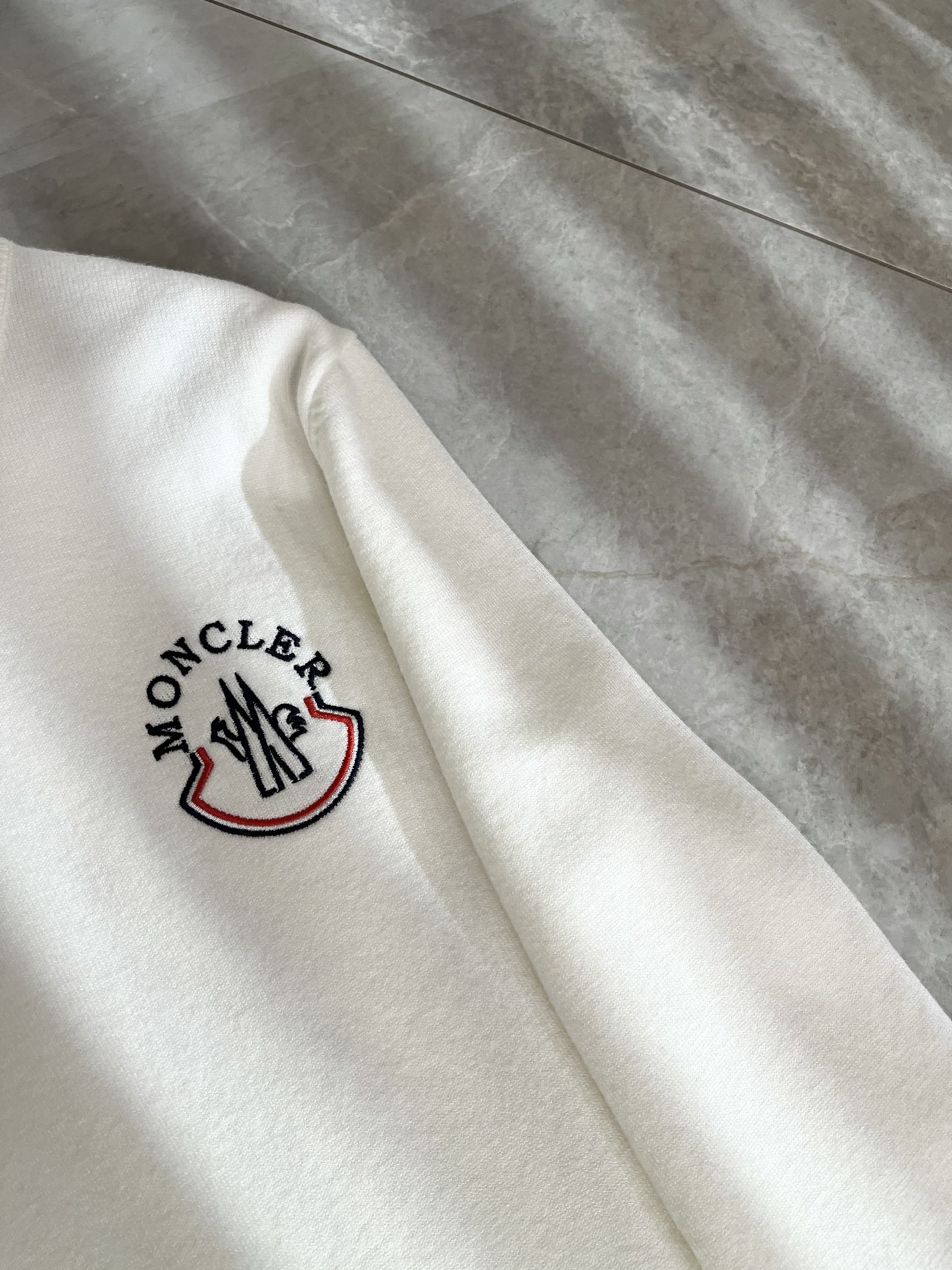 Moncl*r蒙*口 2025秋冬男女同款情侣款👫最新的贸易订单针织羊毛衫，全品相！！网红款！工艺采用针