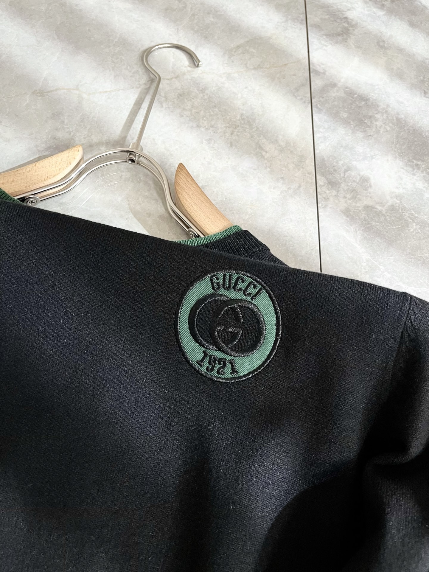 GUC*I 古家 2025秋冬新款男女同款👫 针织羊毛衫，胸前标志logo刺绣设计！贸易公司渠道稀出，同