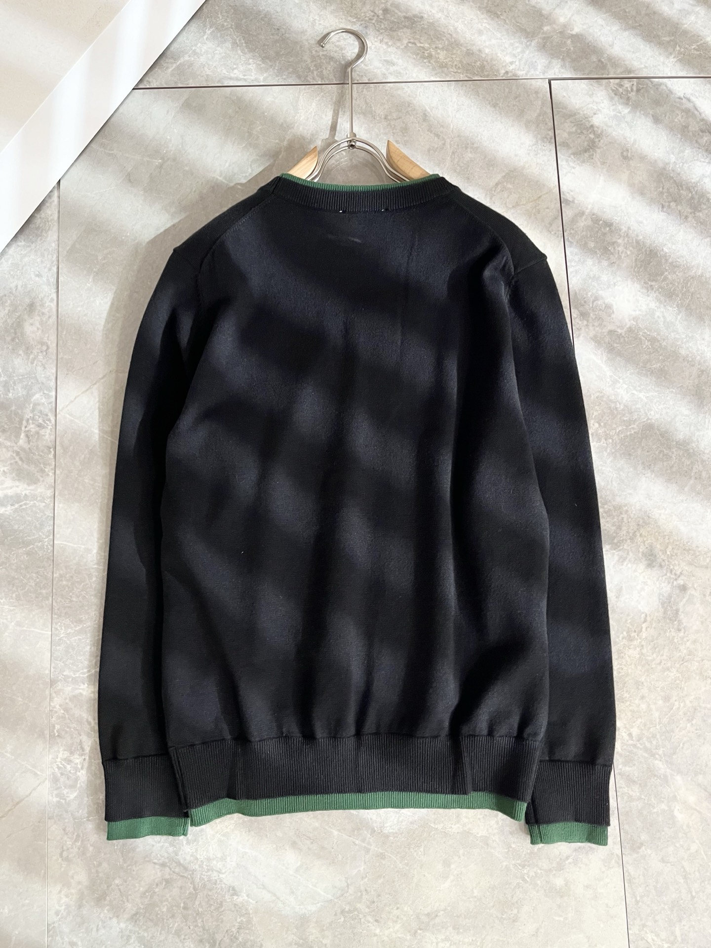 GUC*I 古家 2025秋冬新款男女同款👫 针织羊毛衫，胸前标志logo刺绣设计！贸易公司渠道稀出，同