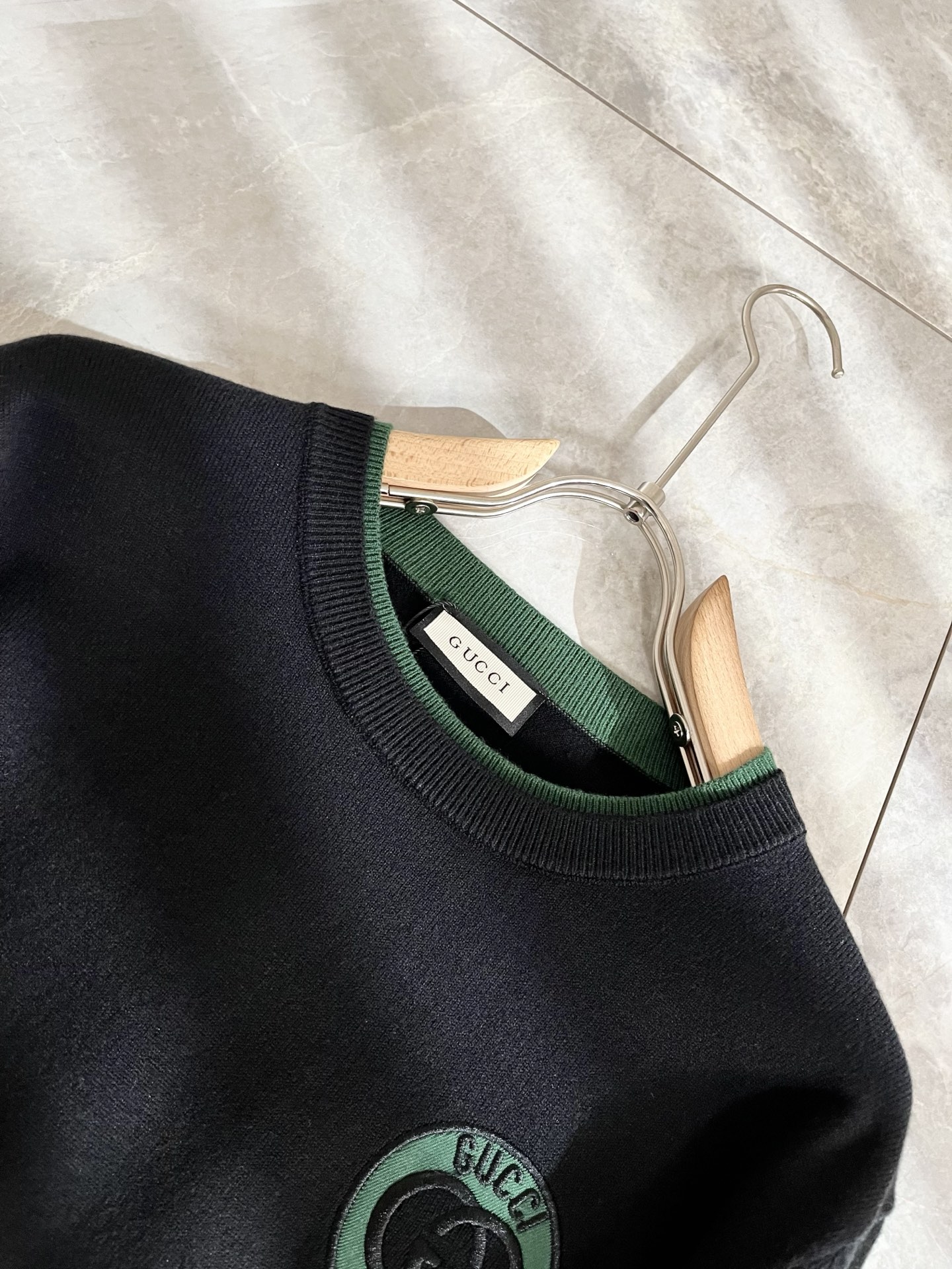 GUC*I 古家 2025秋冬新款男女同款👫 针织羊毛衫，胸前标志logo刺绣设计！贸易公司渠道稀出，同