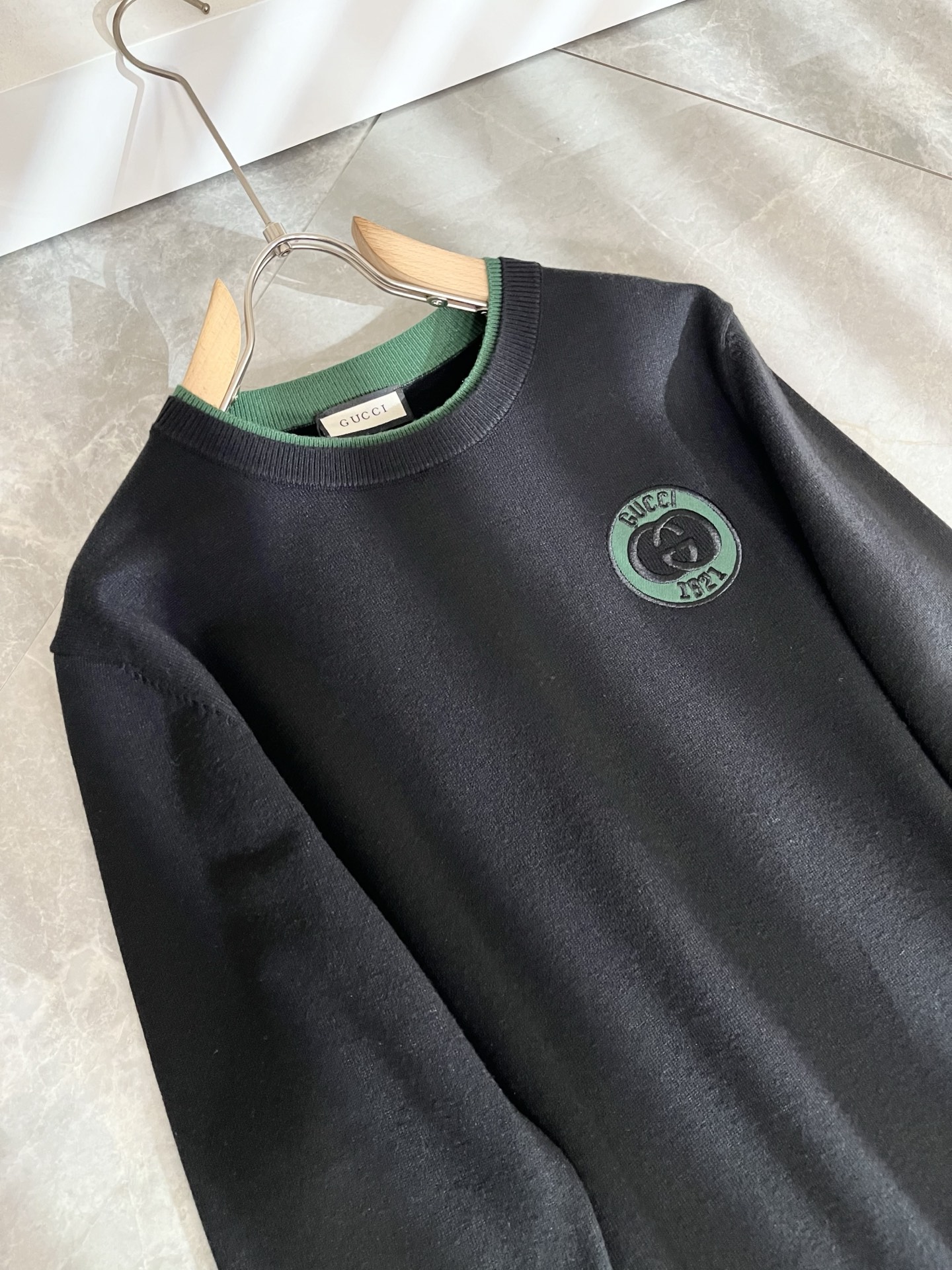 GUC*I 古家 2025秋冬新款男女同款👫 针织羊毛衫，胸前标志logo刺绣设计！贸易公司渠道稀出，同