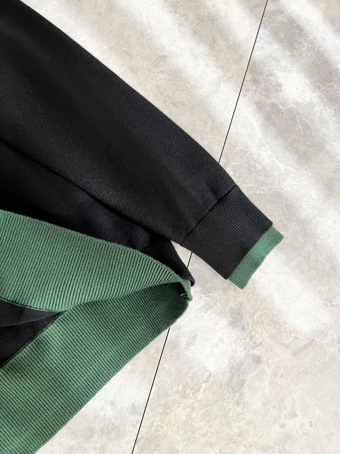 GUC*I 古家 2025秋冬新款男女同款👫 针织羊毛衫，胸前标志logo刺绣设计！贸易公司渠道稀出，同