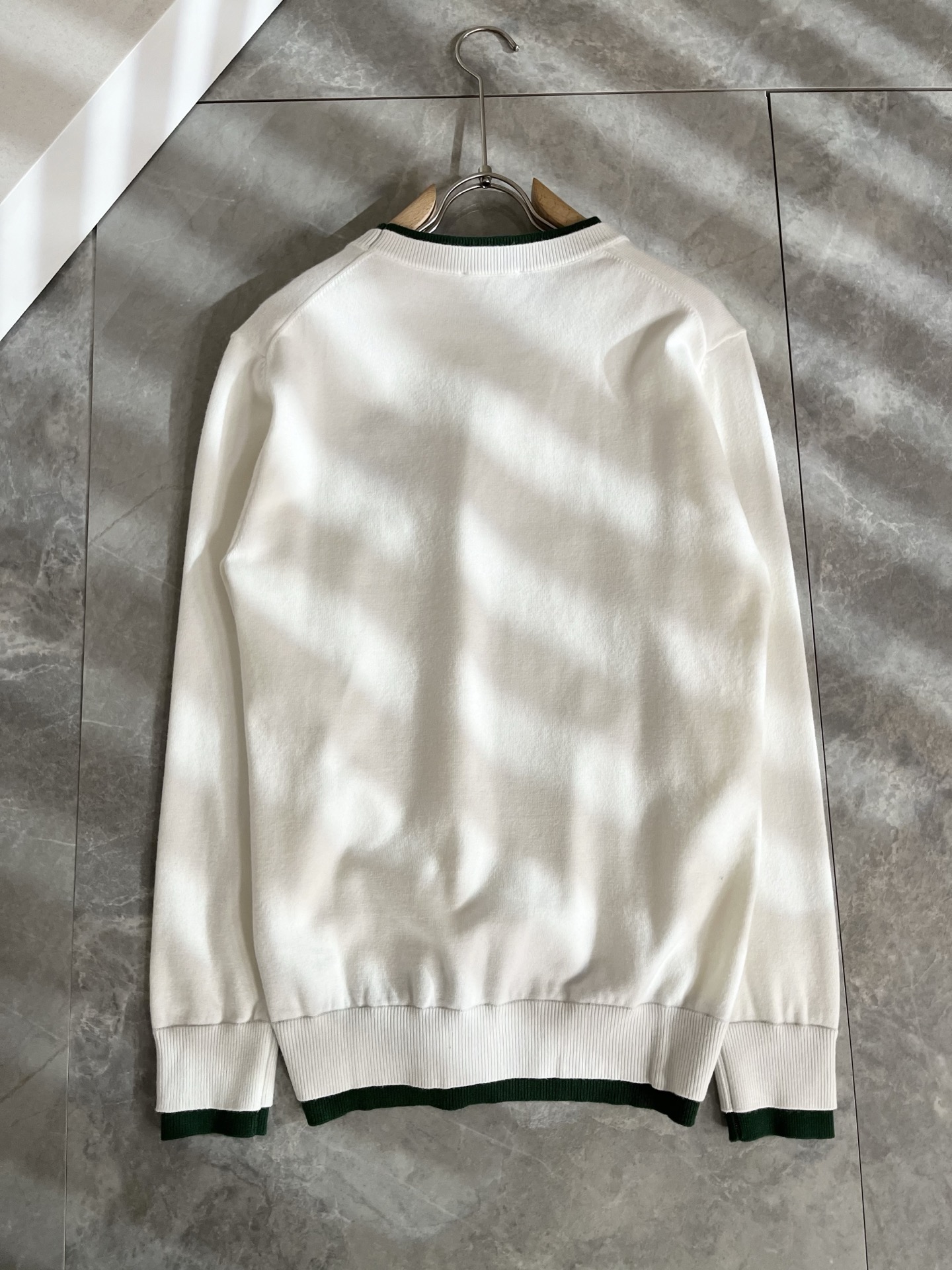 GUC*I 古家 2025秋冬新款男女同款👫 针织羊毛衫，胸前标志logo刺绣设计！贸易公司渠道稀出，同