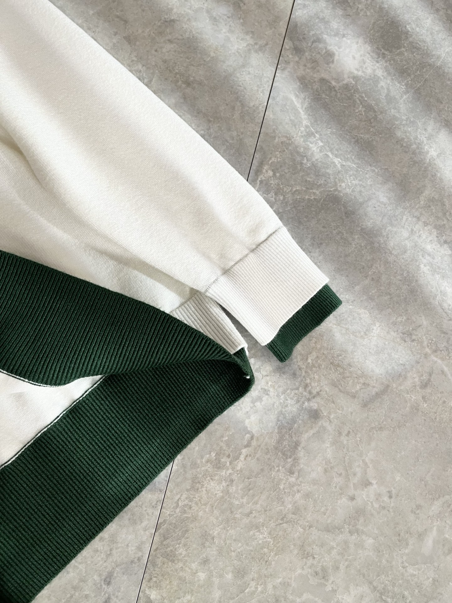 GUC*I 古家 2025秋冬新款男女同款👫 针织羊毛衫，胸前标志logo刺绣设计！贸易公司渠道稀出，同