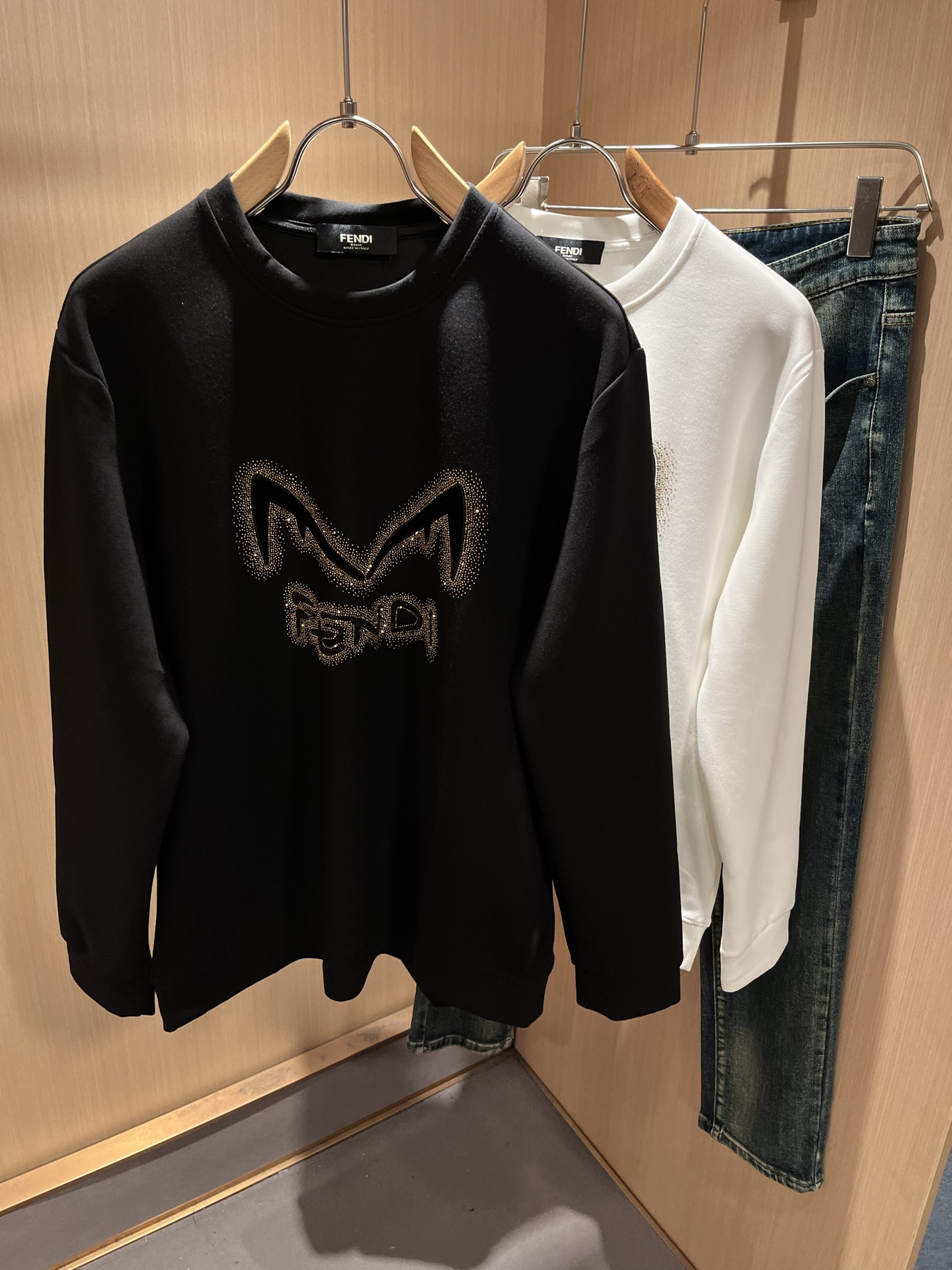 【⚠️最大穿240斤】 FEN*I 芬*迪2025秋冬新款FD家族男女同款卫衣，男女同款👫百搭。意大利原