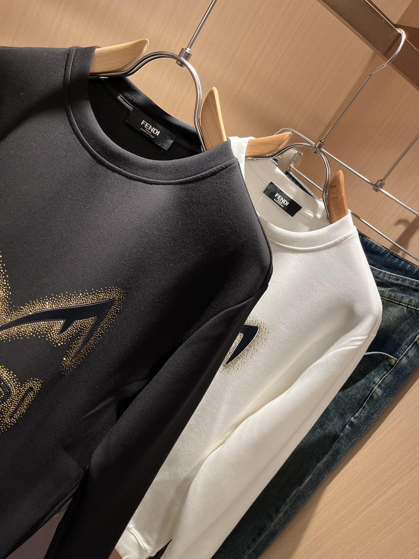 【⚠️最大穿240斤】 FEN*I 芬*迪2025秋冬新款FD家族男女同款卫衣，男女同款👫百搭。意大利原