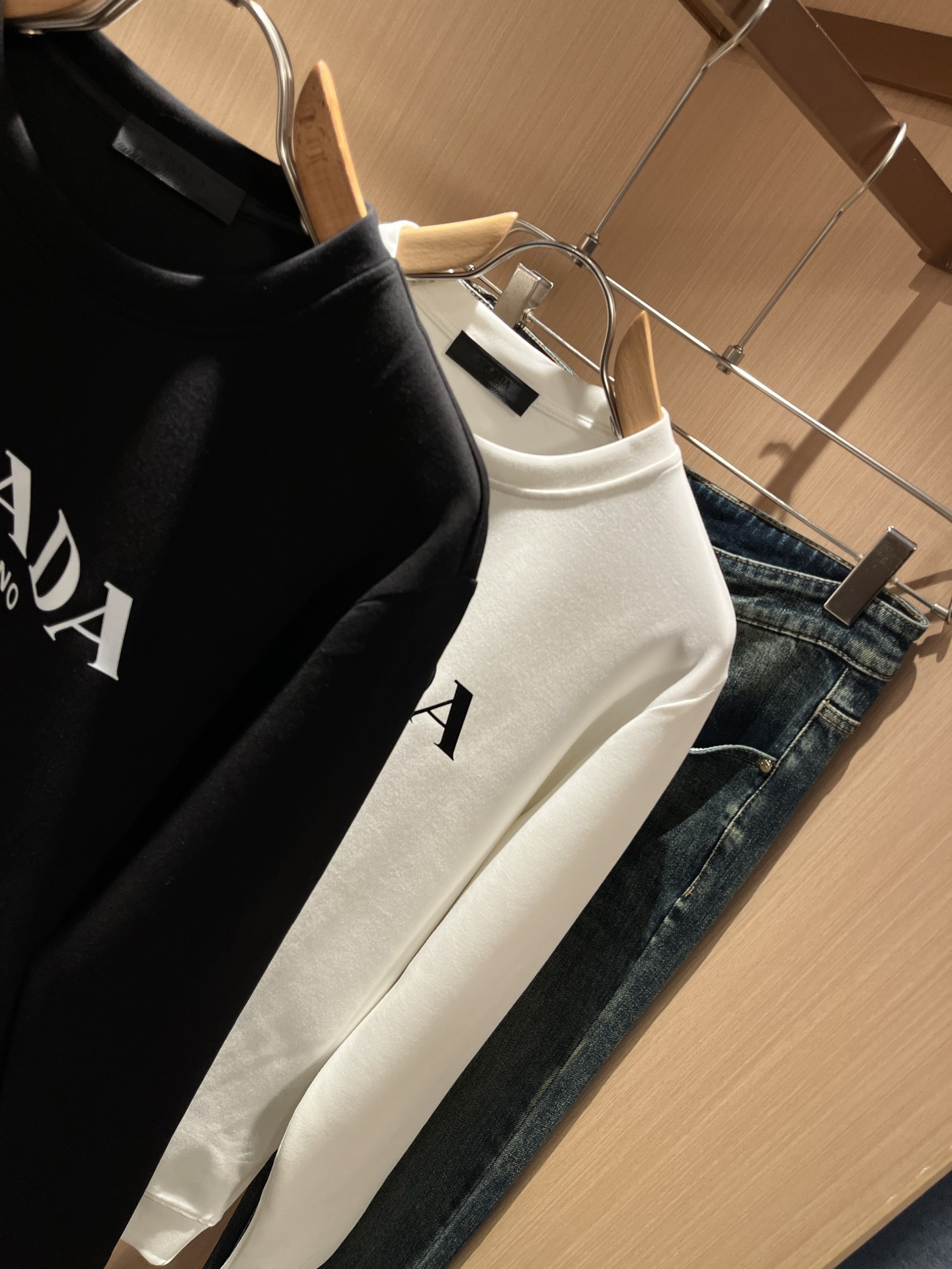 【⚠️最大穿240斤】 PRAD*A普*达2025秋冬新款男女同款👫卫衣，最新款全网独家首上！！~既经典