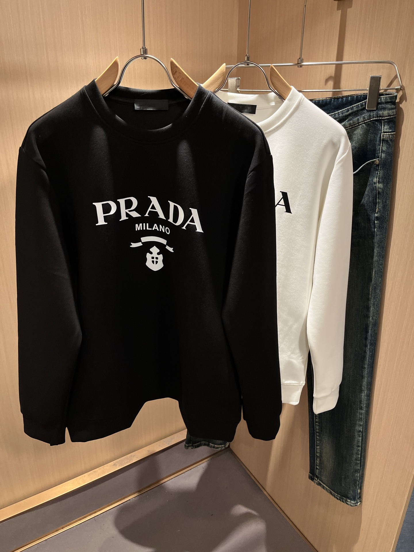 【⚠️最大穿240斤】 PRAD*A普*达2025秋冬新款男女同款👫卫衣，最新款全网独家首上！！~既经典