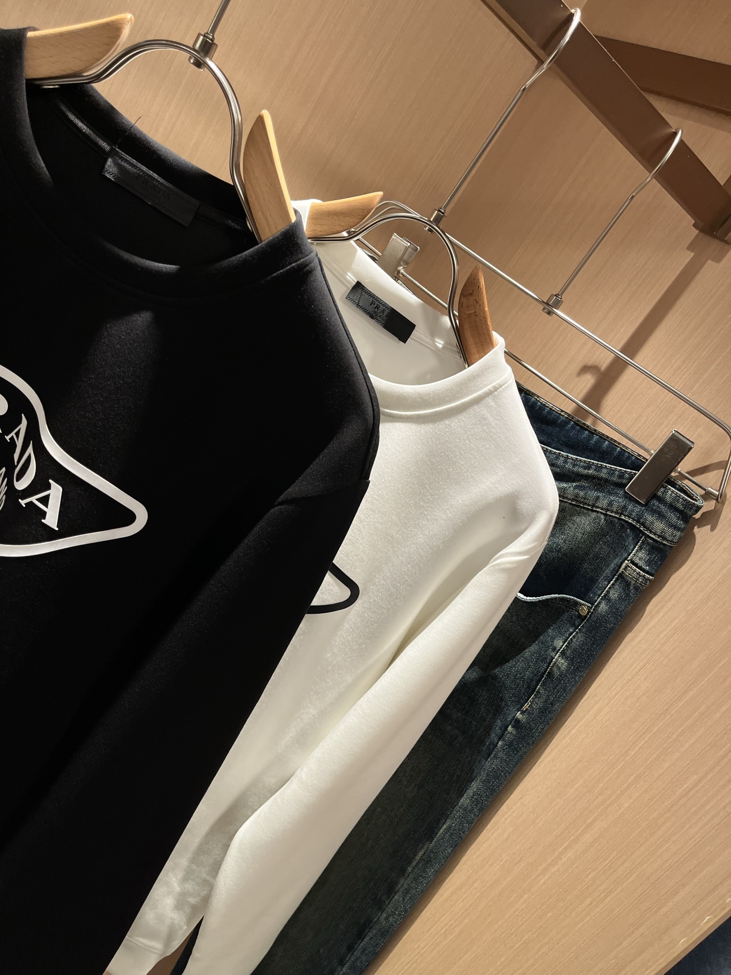 【⚠️最大穿240斤】 PRAD*A普*达2025秋冬新款男女同款👫卫衣，最新款全网独家首上！！~既经典