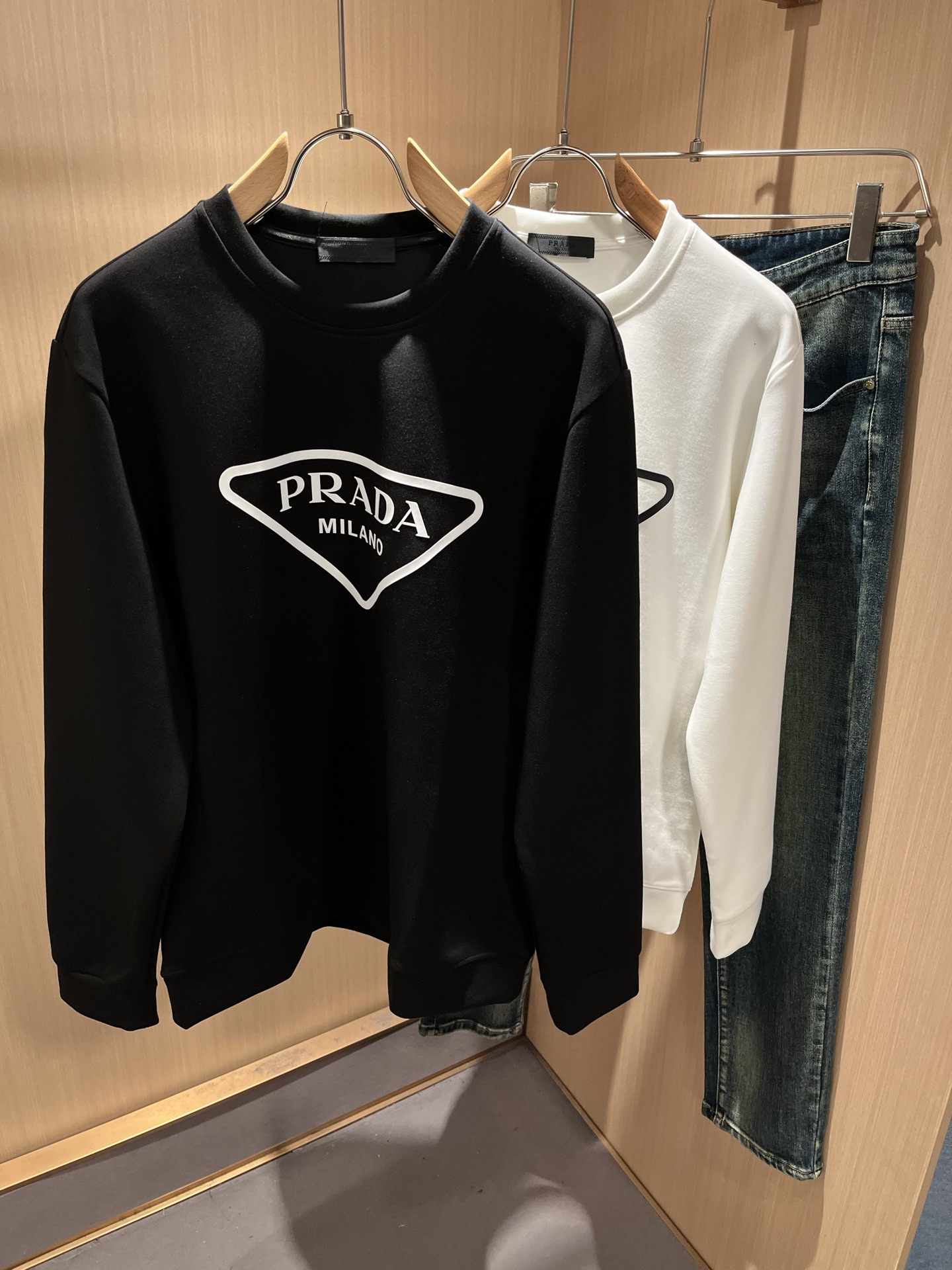 【⚠️最大穿240斤】 PRAD*A普*达2025秋冬新款男女同款👫卫衣，最新款全网独家首上！！~既经典