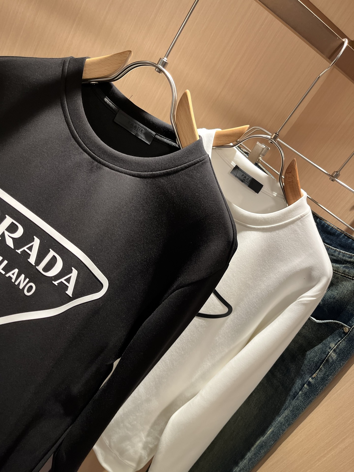 【⚠️最大穿240斤】 PRAD*A普*达2025秋冬新款男女同款👫卫衣，最新款全网独家首上！！~既经典