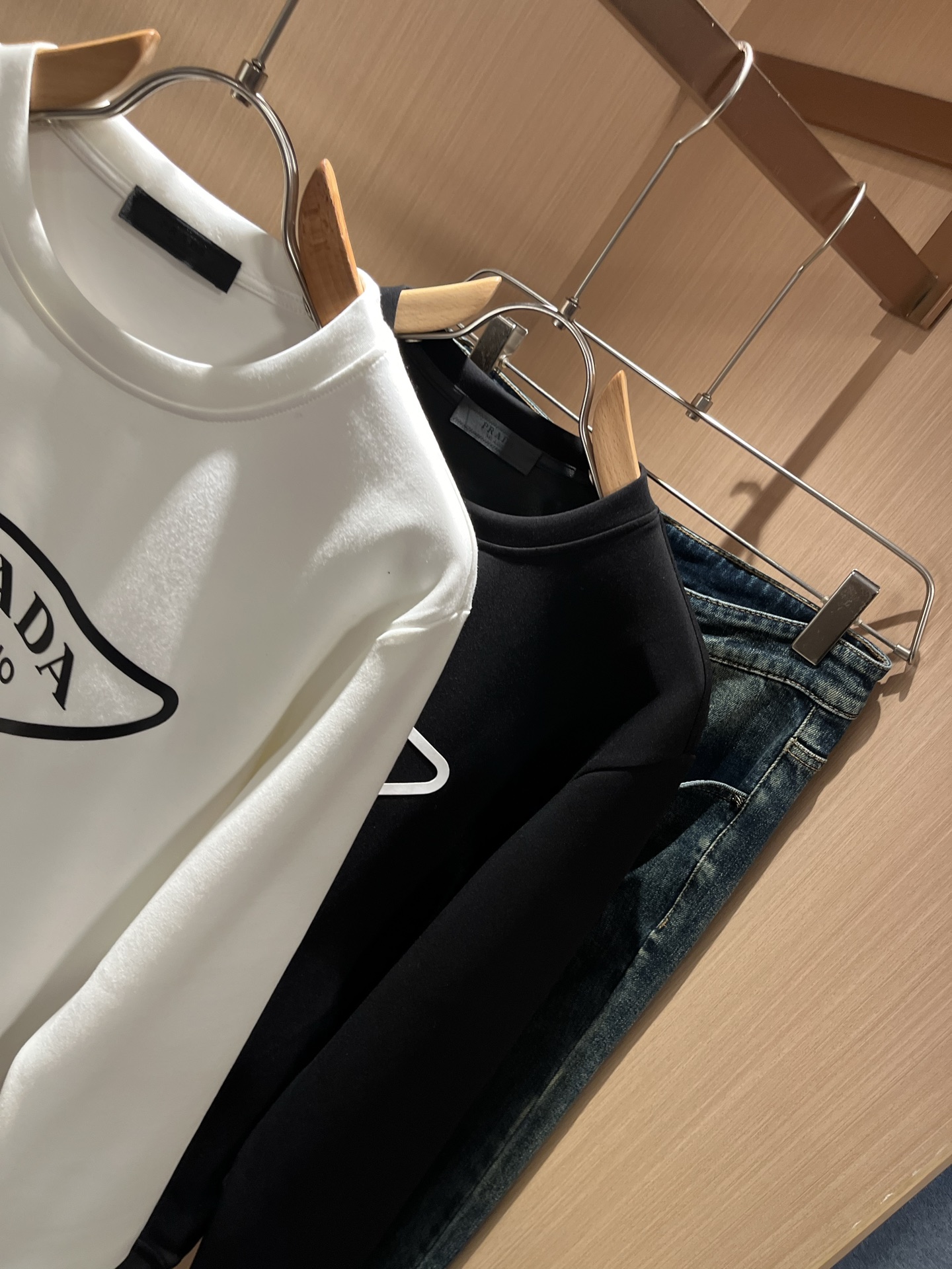 【⚠️最大穿240斤】 PRAD*A普*达2025秋冬新款男女同款👫卫衣，最新款全网独家首上！！~既经典