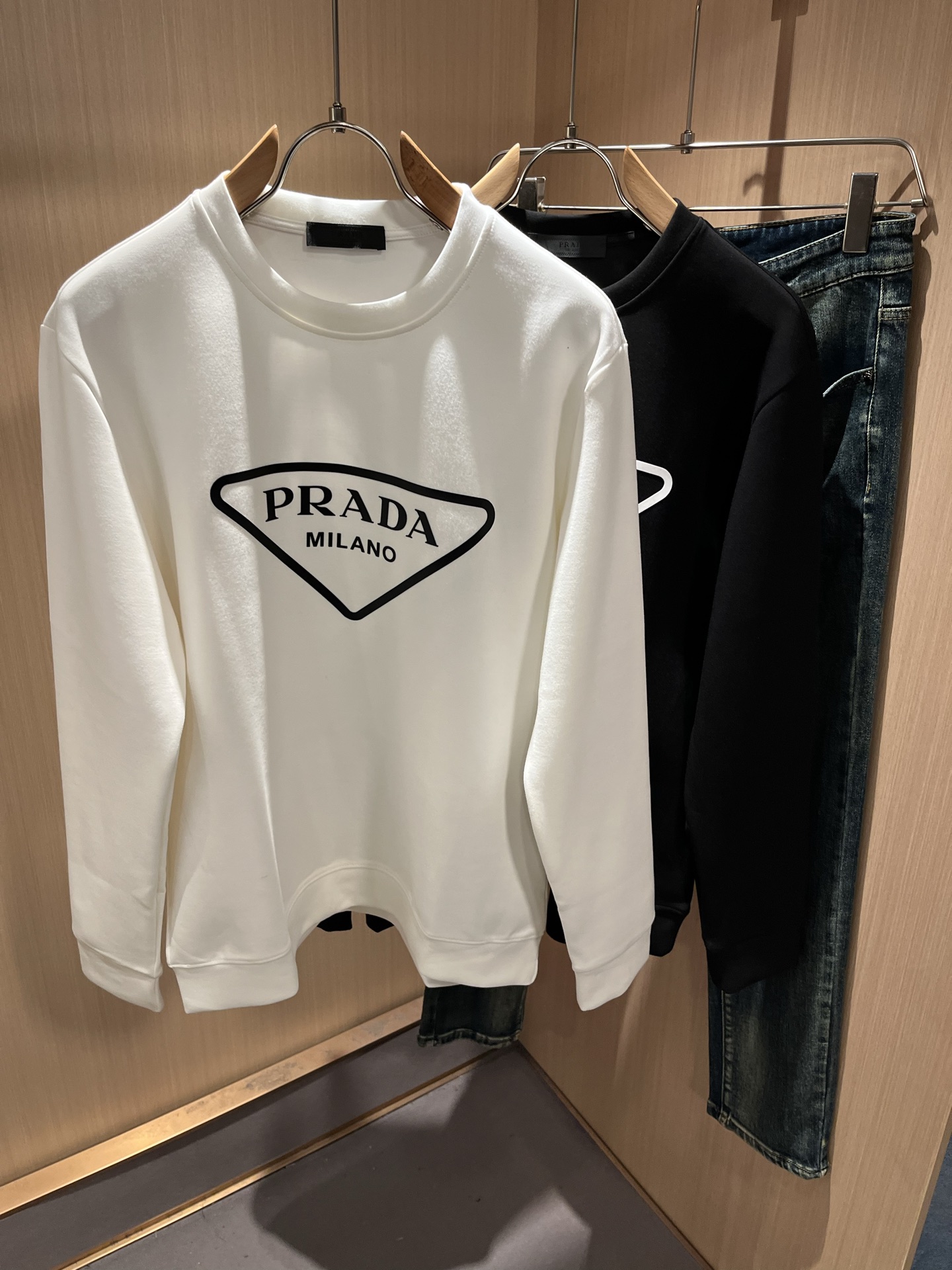 【⚠️最大穿240斤】 PRAD*A普*达2025秋冬新款男女同款👫卫衣，最新款全网独家首上！！~既经典