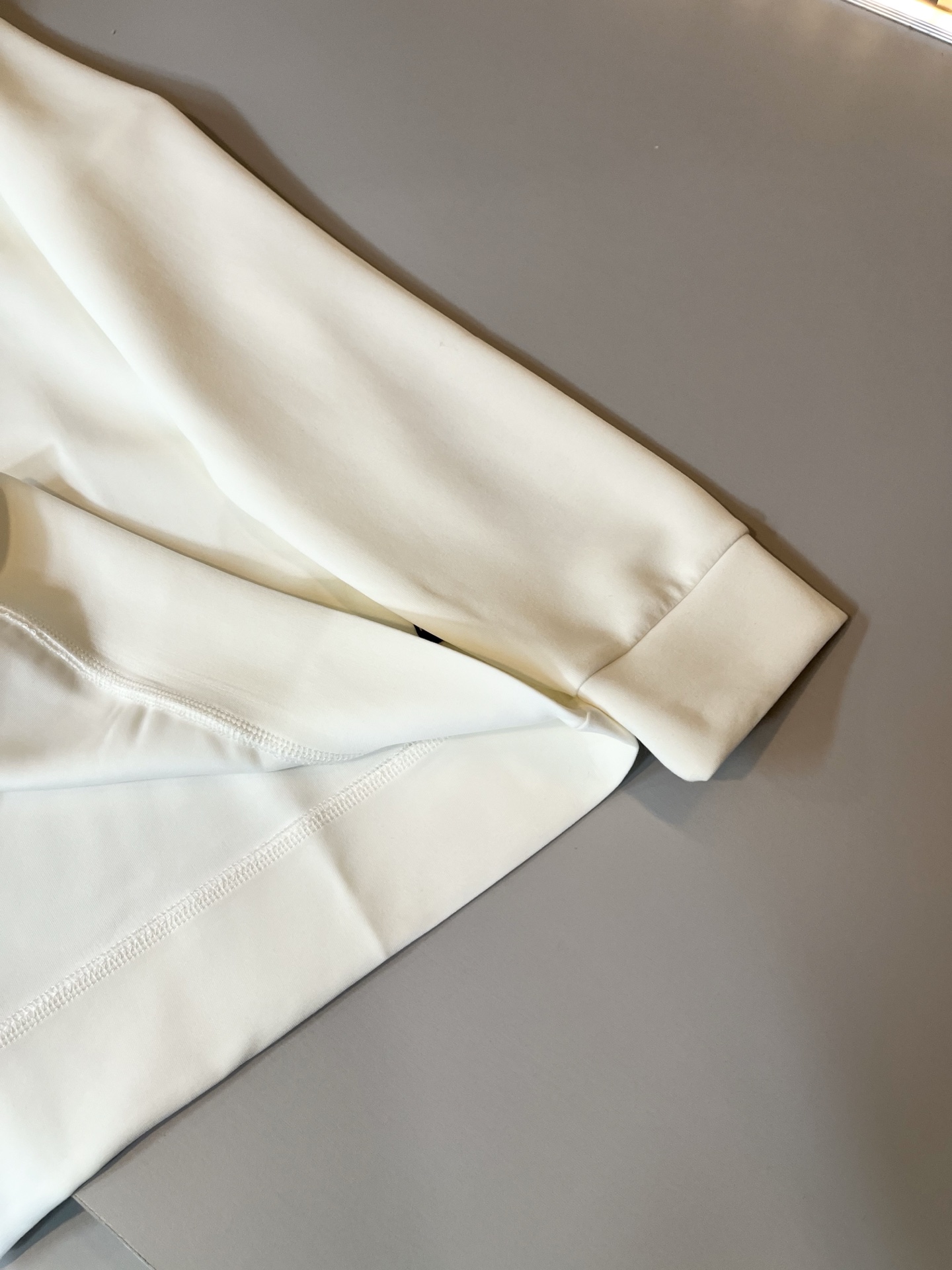 【⚠️最大穿240斤】 FEN*I 芬*迪2025秋冬新款FD家族男女同款卫衣，男女同款👫百搭。意大利原