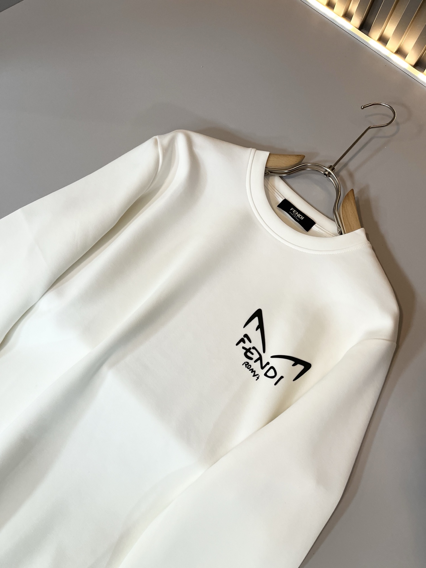 【⚠️最大穿240斤】 FEN*I 芬*迪2025秋冬新款FD家族男女同款卫衣，男女同款👫百搭。意大利原