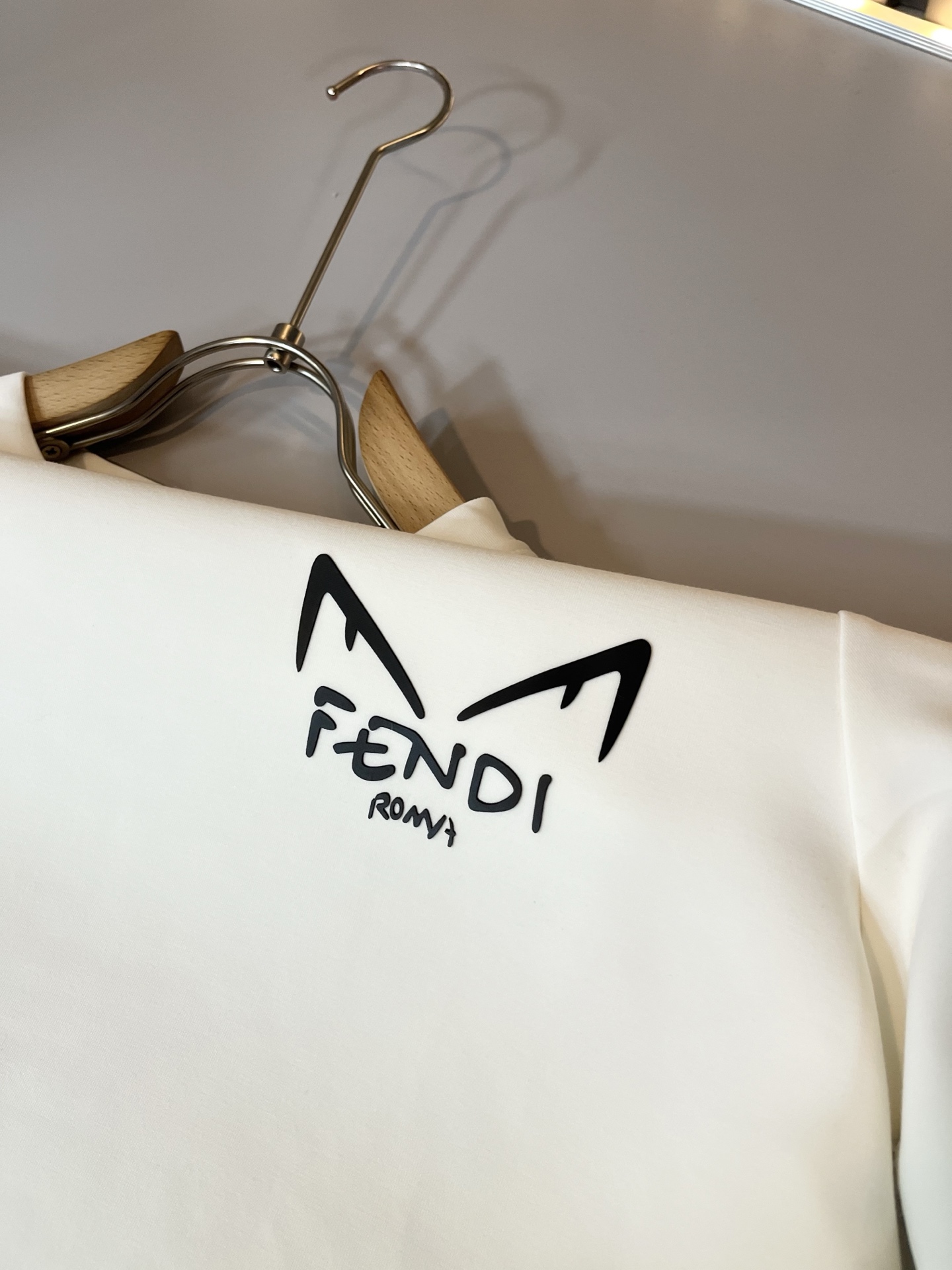 【⚠️最大穿240斤】 FEN*I 芬*迪2025秋冬新款FD家族男女同款卫衣，男女同款👫百搭。意大利原