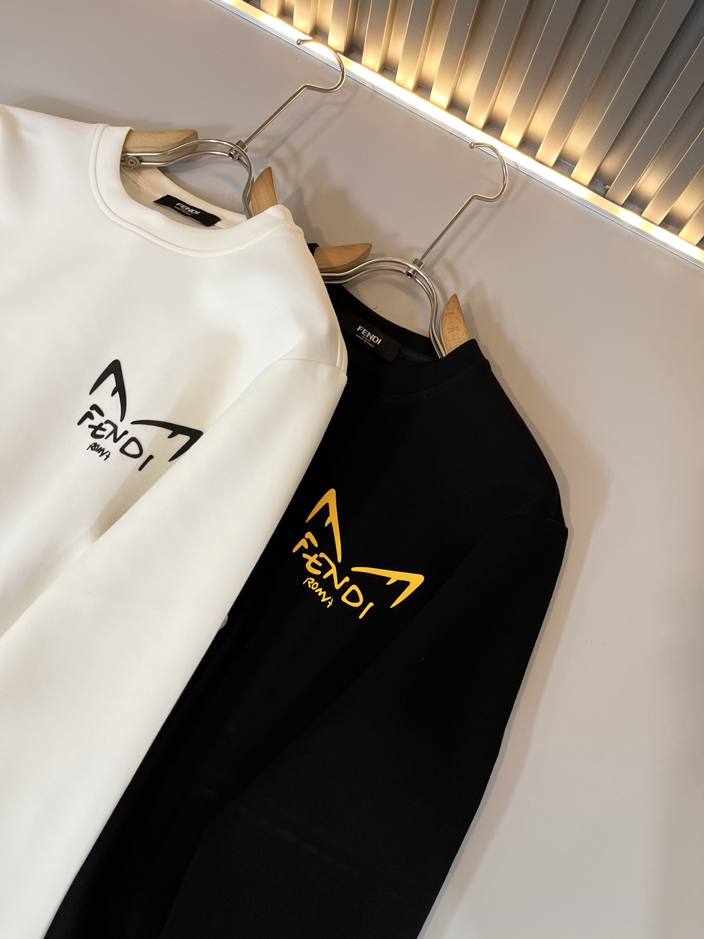 【⚠️最大穿240斤】 FEN*I 芬*迪2025秋冬新款FD家族男女同款卫衣，男女同款👫百搭。意大利原