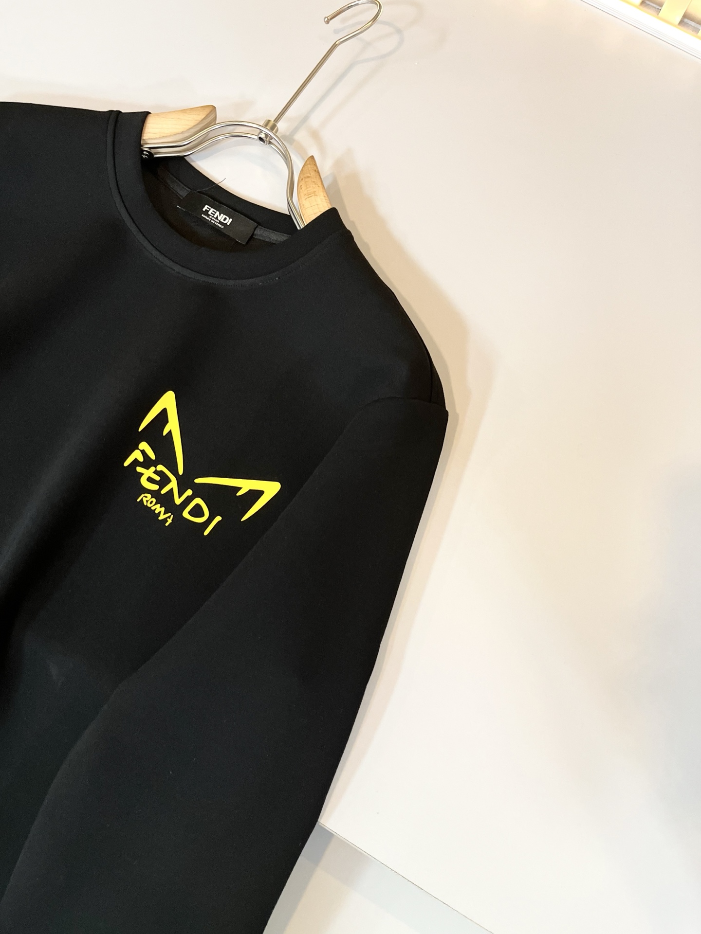 【⚠️最大穿240斤】 FEN*I 芬*迪2025秋冬新款FD家族男女同款卫衣，男女同款👫百搭。意大利原