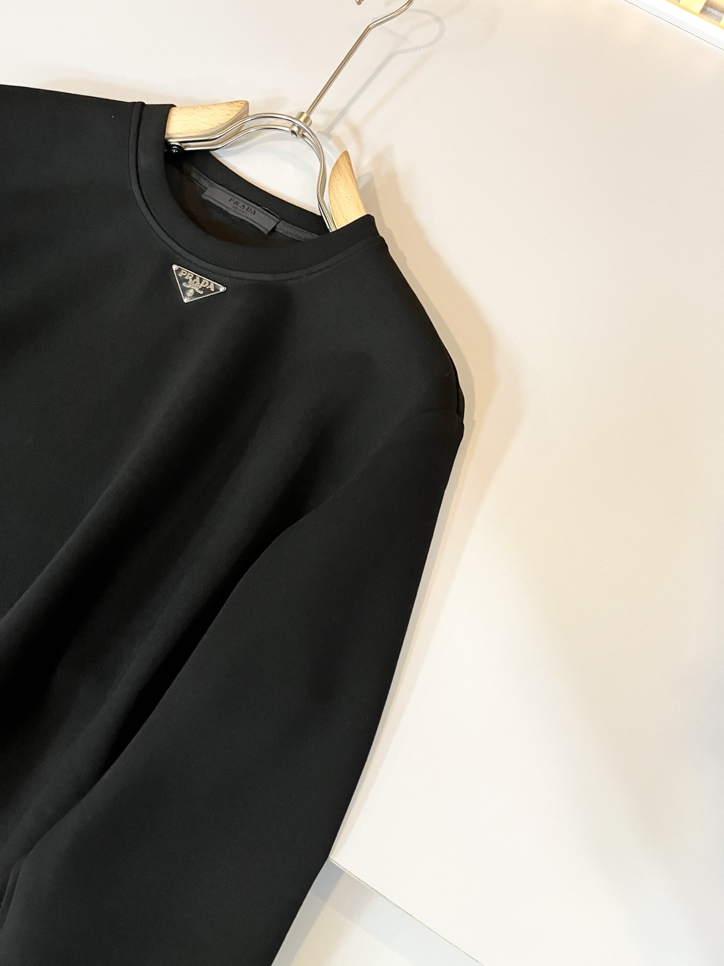 【⚠️最大穿240斤】 PRAD*A普*达2025秋冬新款男女同款👫卫衣，最新款全网独家首上！！~既经典