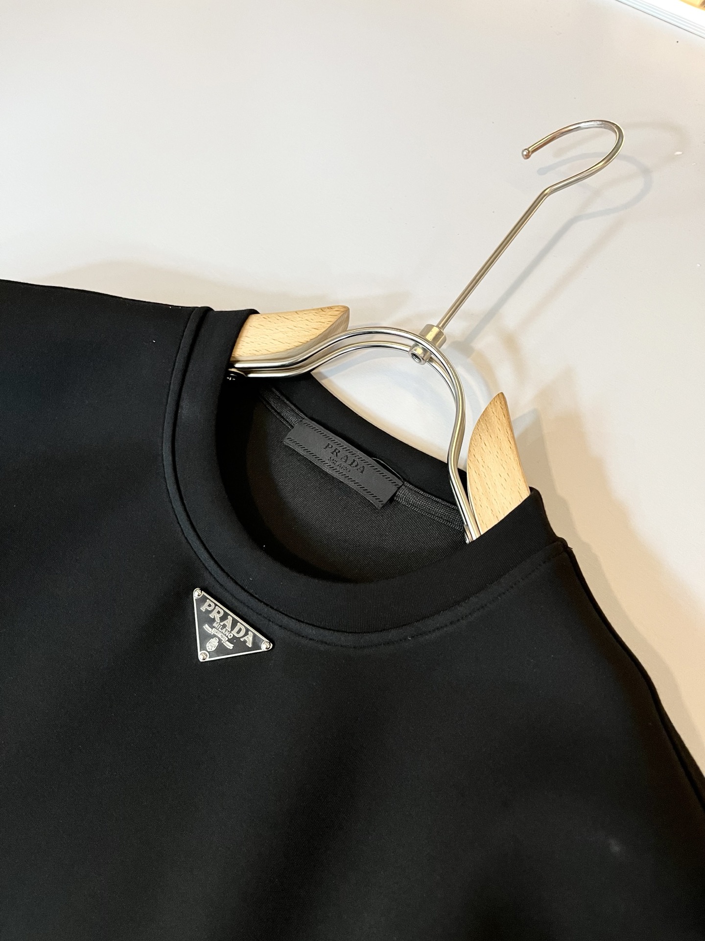 【⚠️最大穿240斤】 PRAD*A普*达2025秋冬新款男女同款👫卫衣，最新款全网独家首上！！~既经典