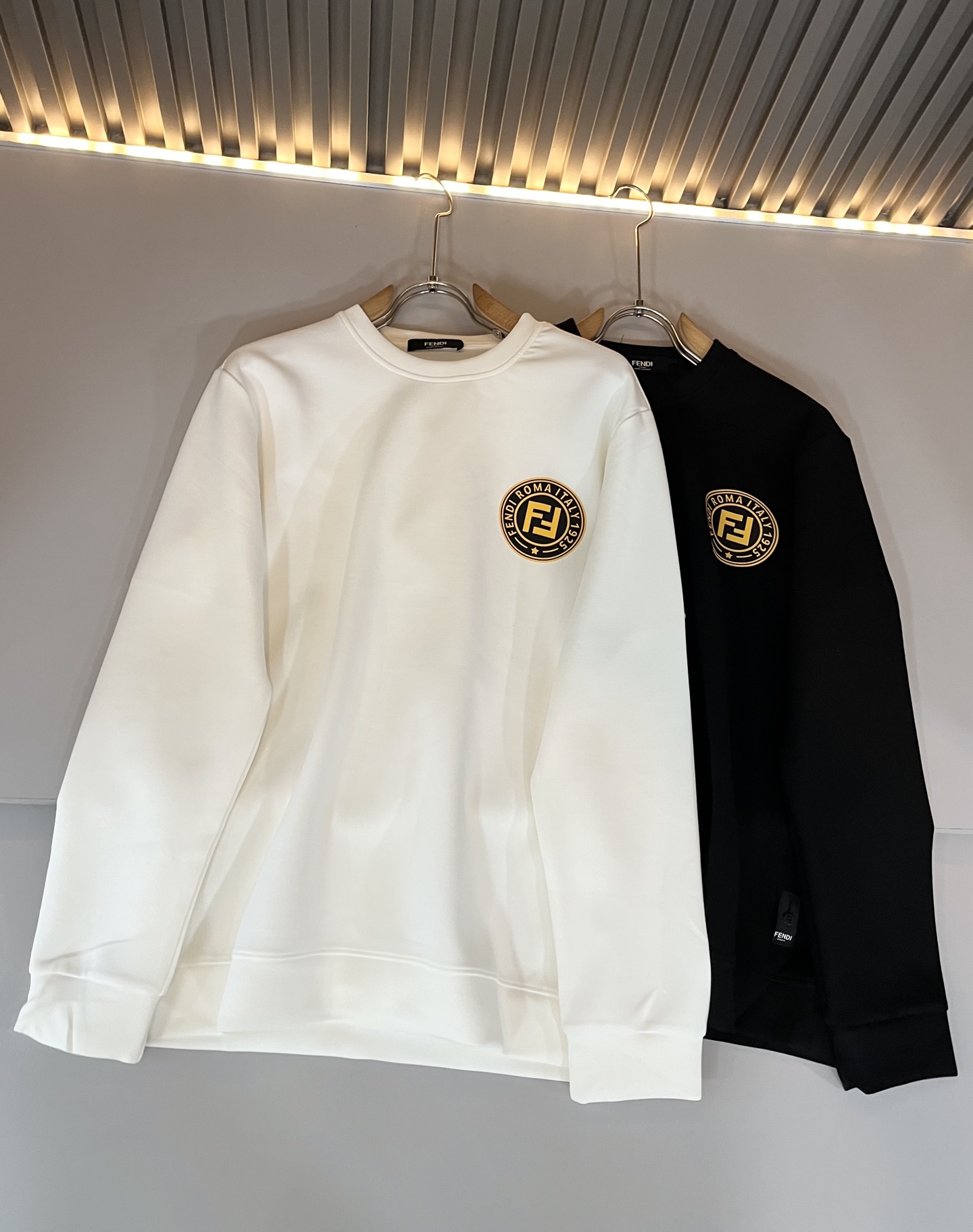 【⚠️最大穿240斤】 FEN*I 芬*迪2025秋冬新款FD家族男女同款卫衣，男女同款👫百搭。意大利原