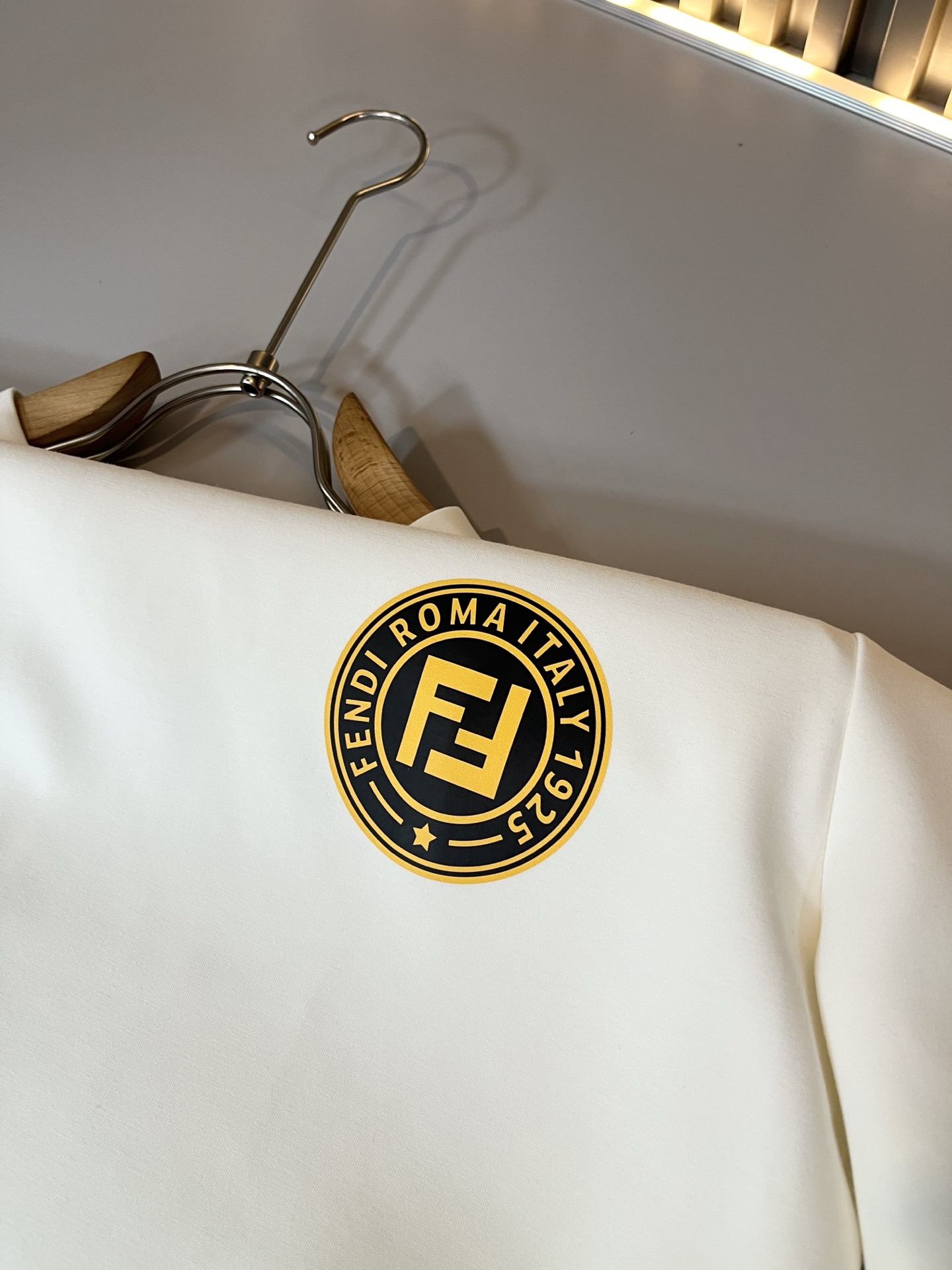 【⚠️最大穿240斤】 FEN*I 芬*迪2025秋冬新款FD家族男女同款卫衣，男女同款👫百搭。意大利原